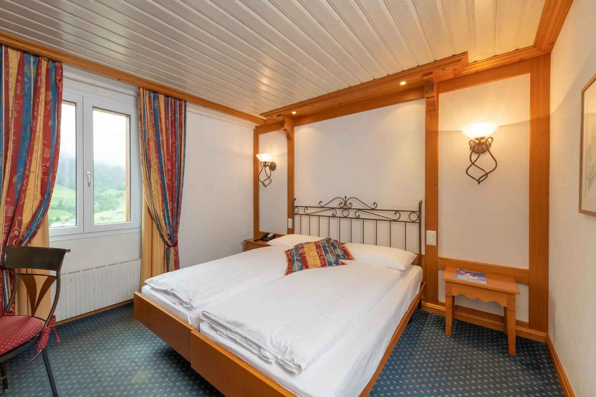 Bed in Derby Swiss Quality Hotel