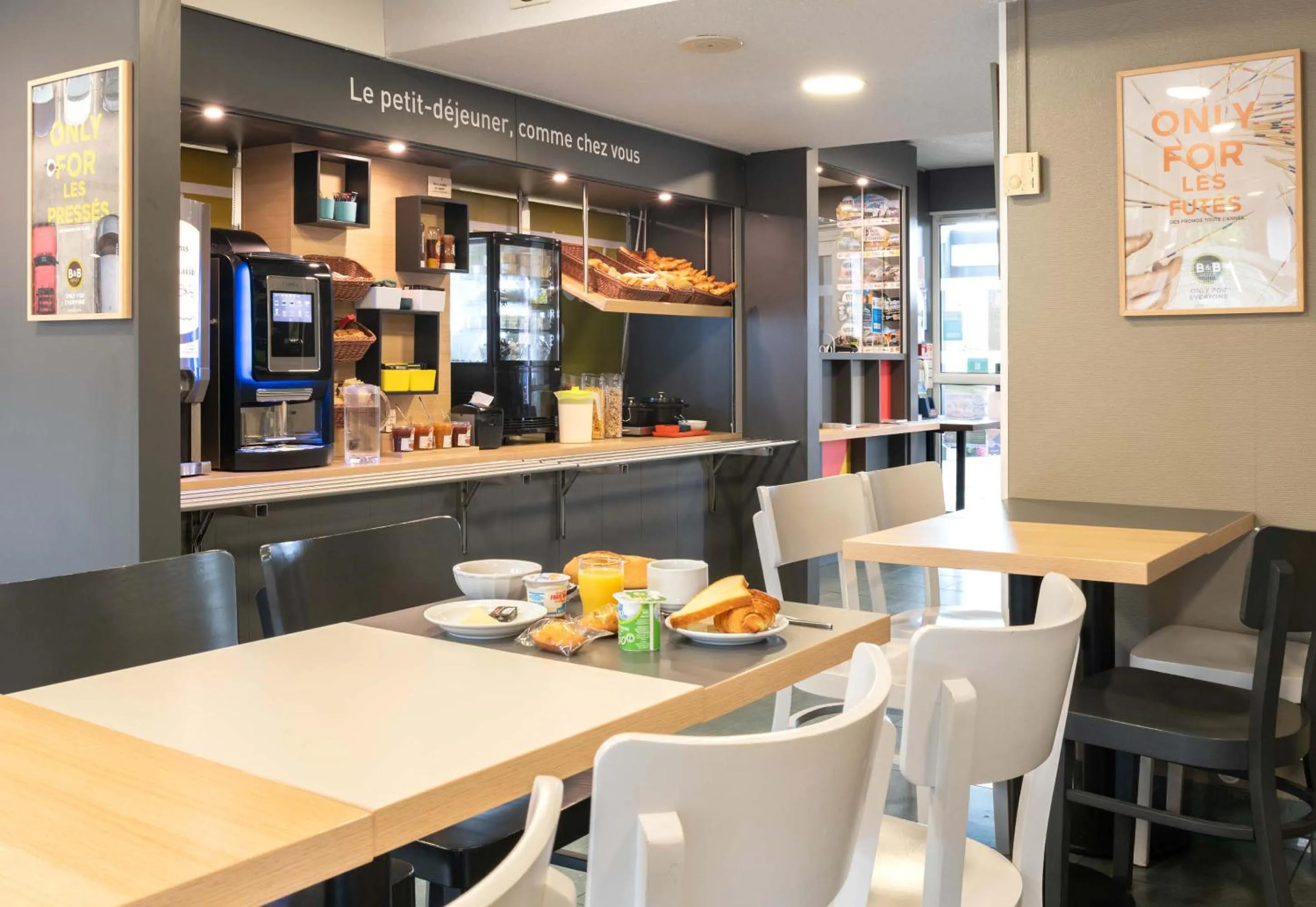 Restaurant/places to eat in B&B HOTEL Dieppe