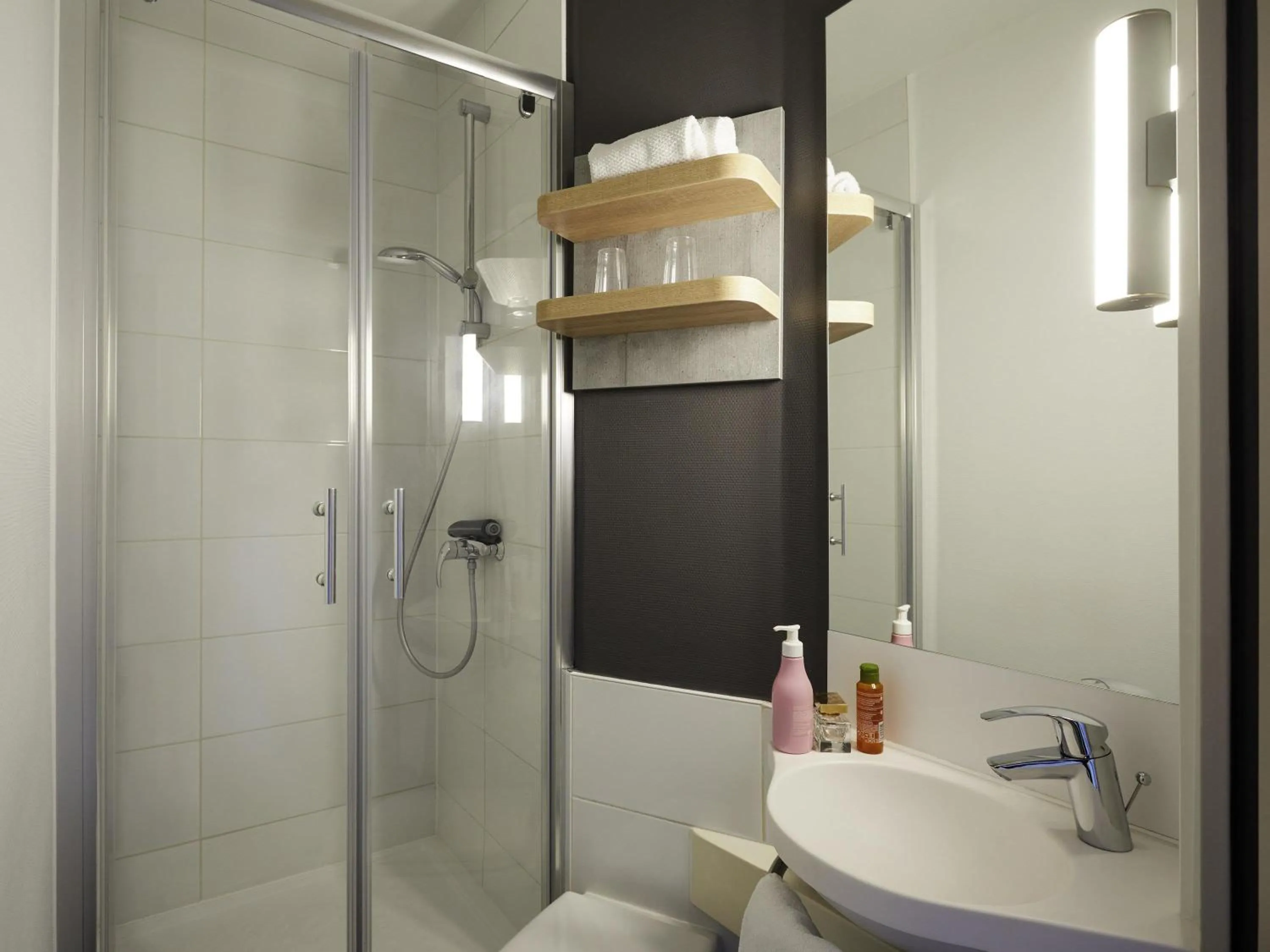 Bedroom in Ibis Budget - Lille Villeneuve D'Ascq