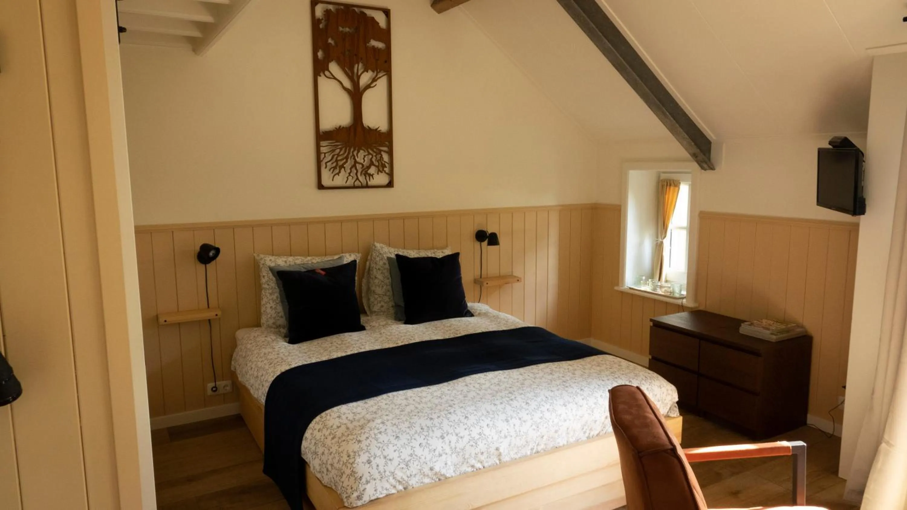 Bedroom, Bed in BenB Erf 9