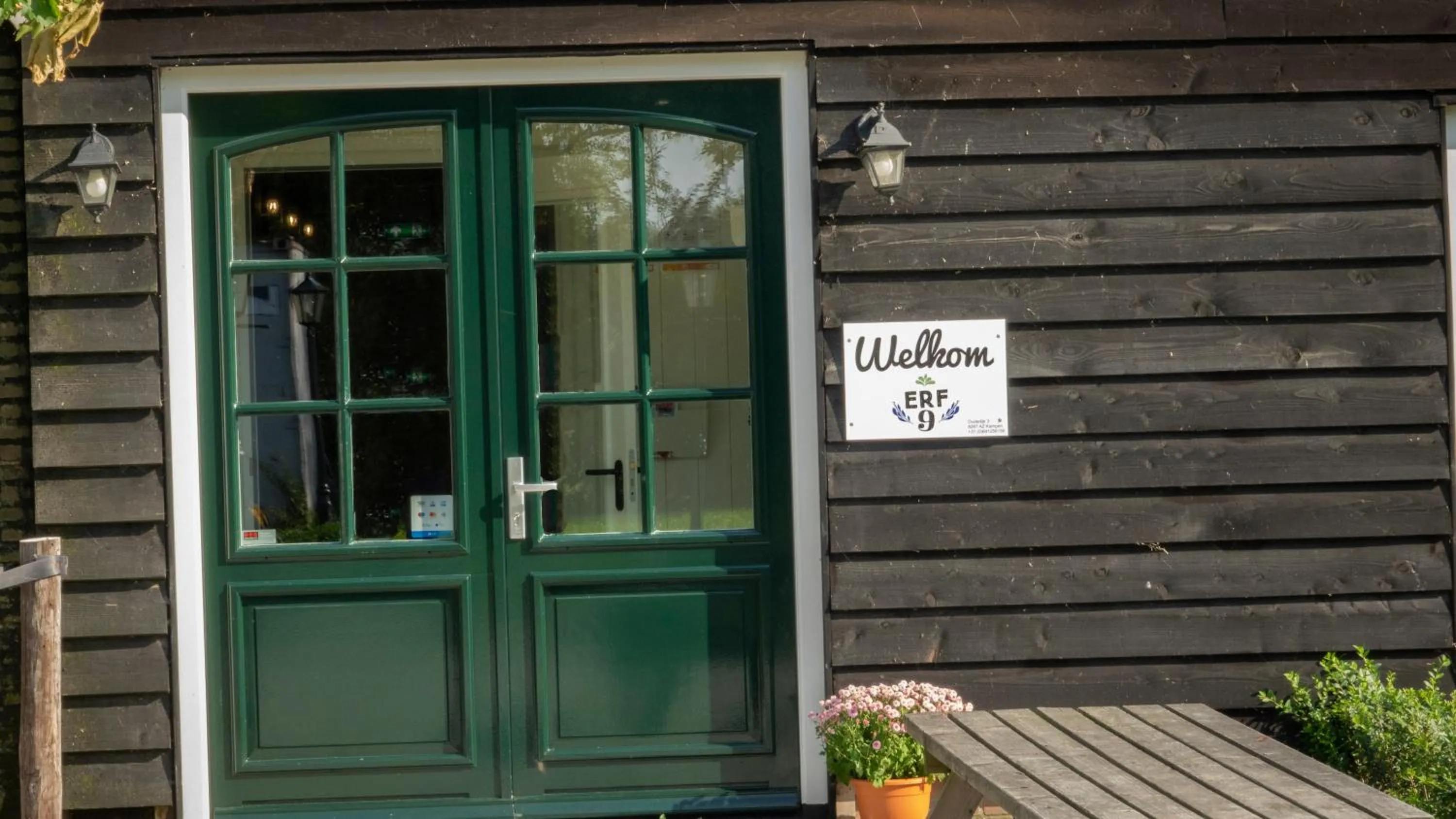 Facade/entrance in BenB Erf 9