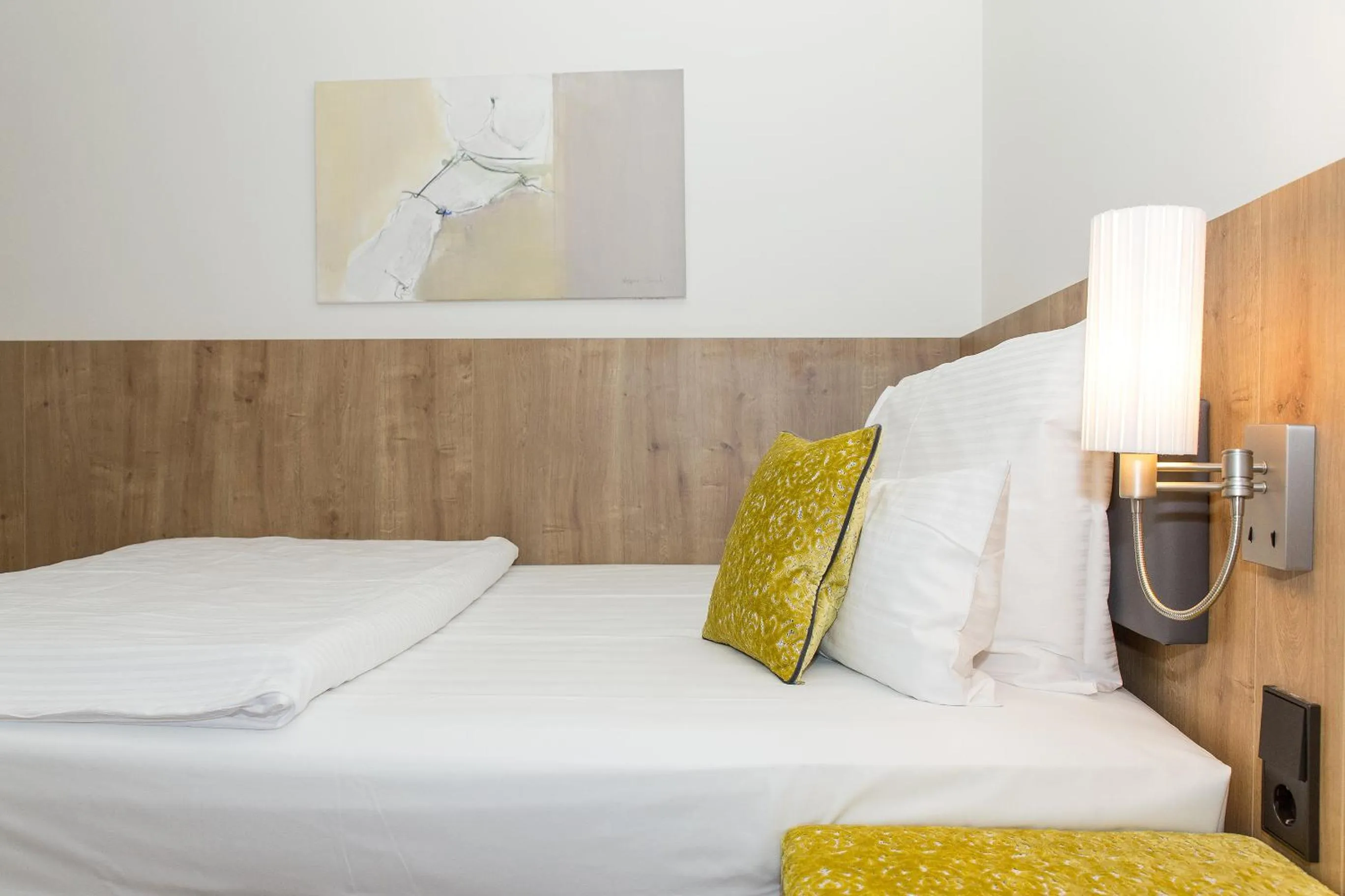 Decorative detail, Bed in Hotel Goldenes Rad