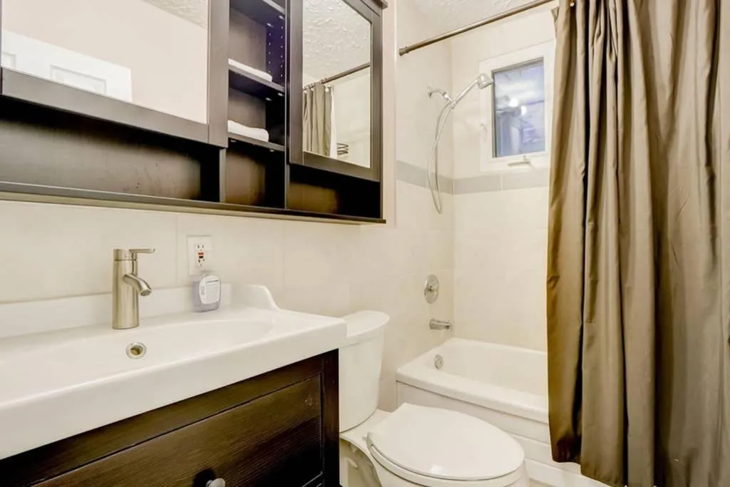 Bathroom in JstLikeHome - Central Suite