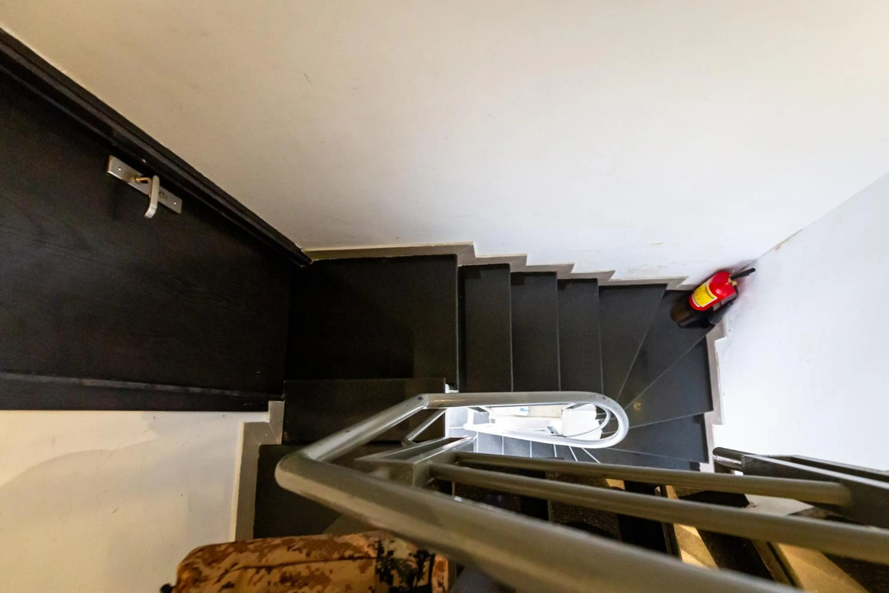 Property building in Cozy Riverview of Livinginn