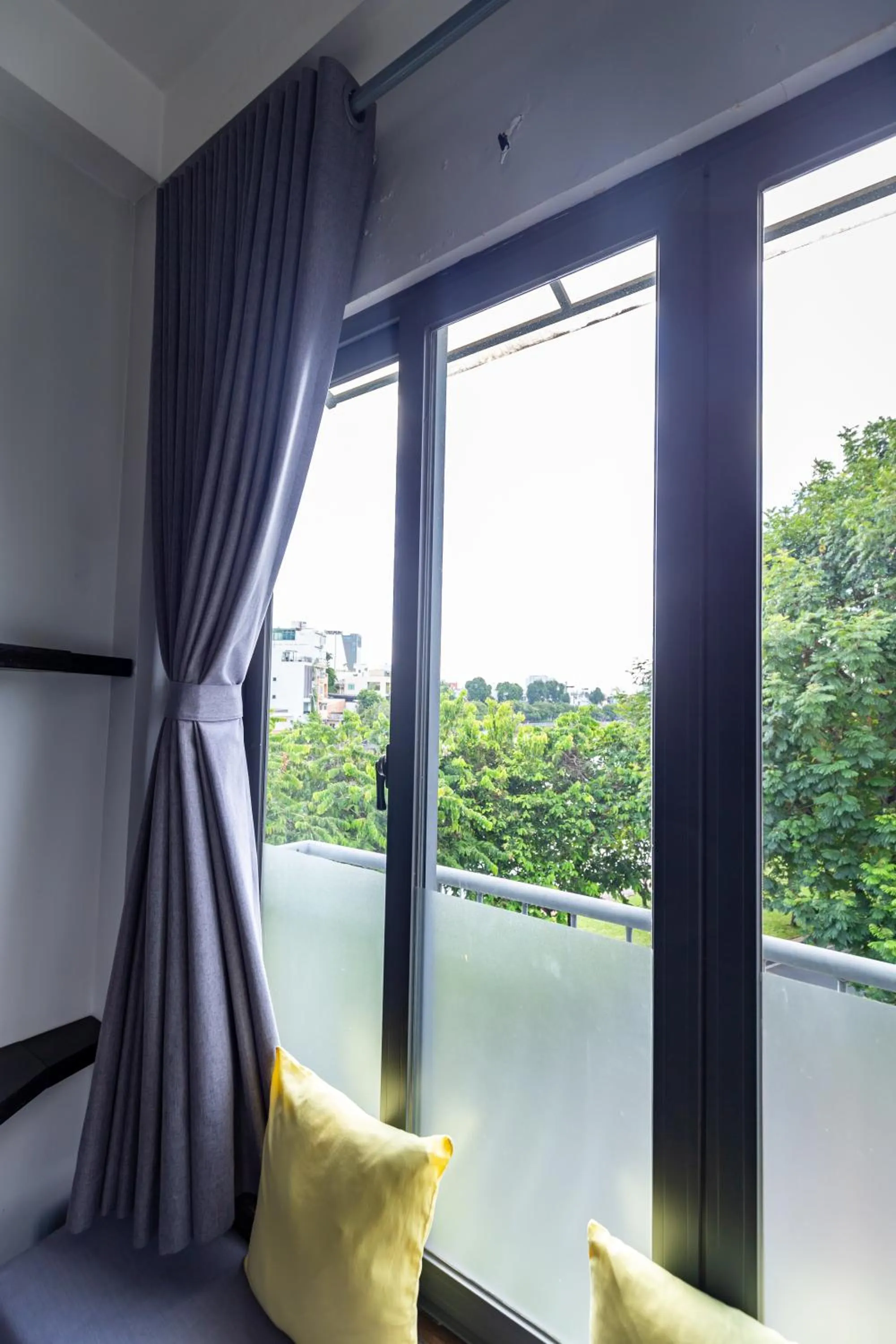 Bedroom in Cozy Riverview of Livinginn