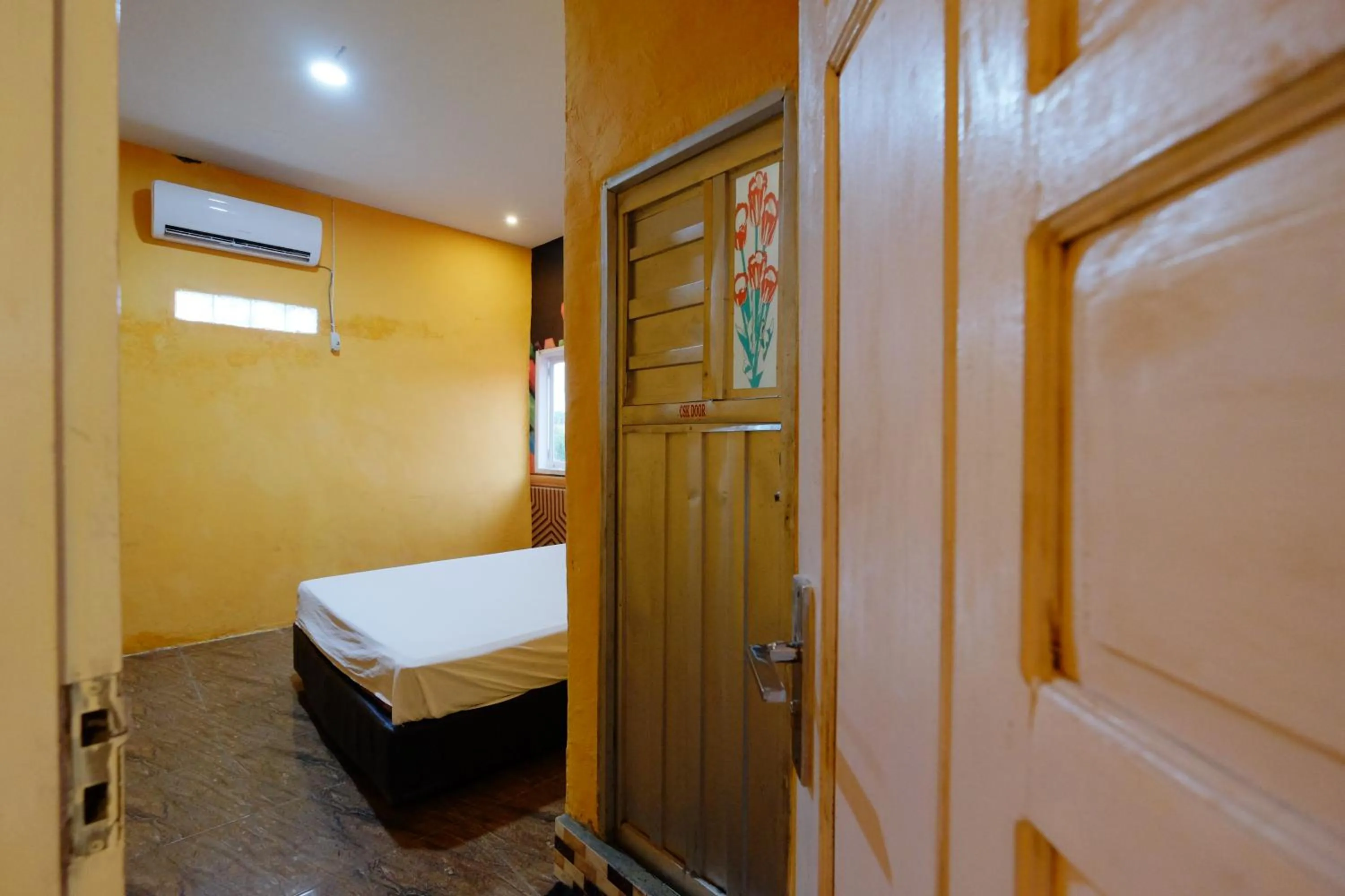 Bedroom, Bed in Wisma Seruni Palopo
