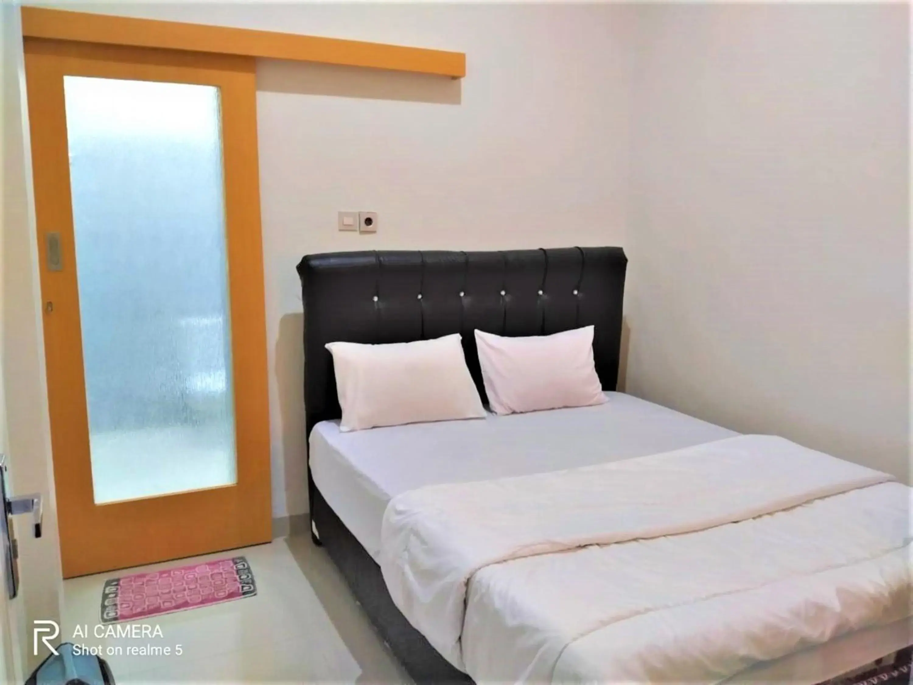 Superior Double Room in Wisma Maestro Toraja Mitra RedDoorz Superior Double Room in Wisma Maestro Toraja Mitra RedDoorz