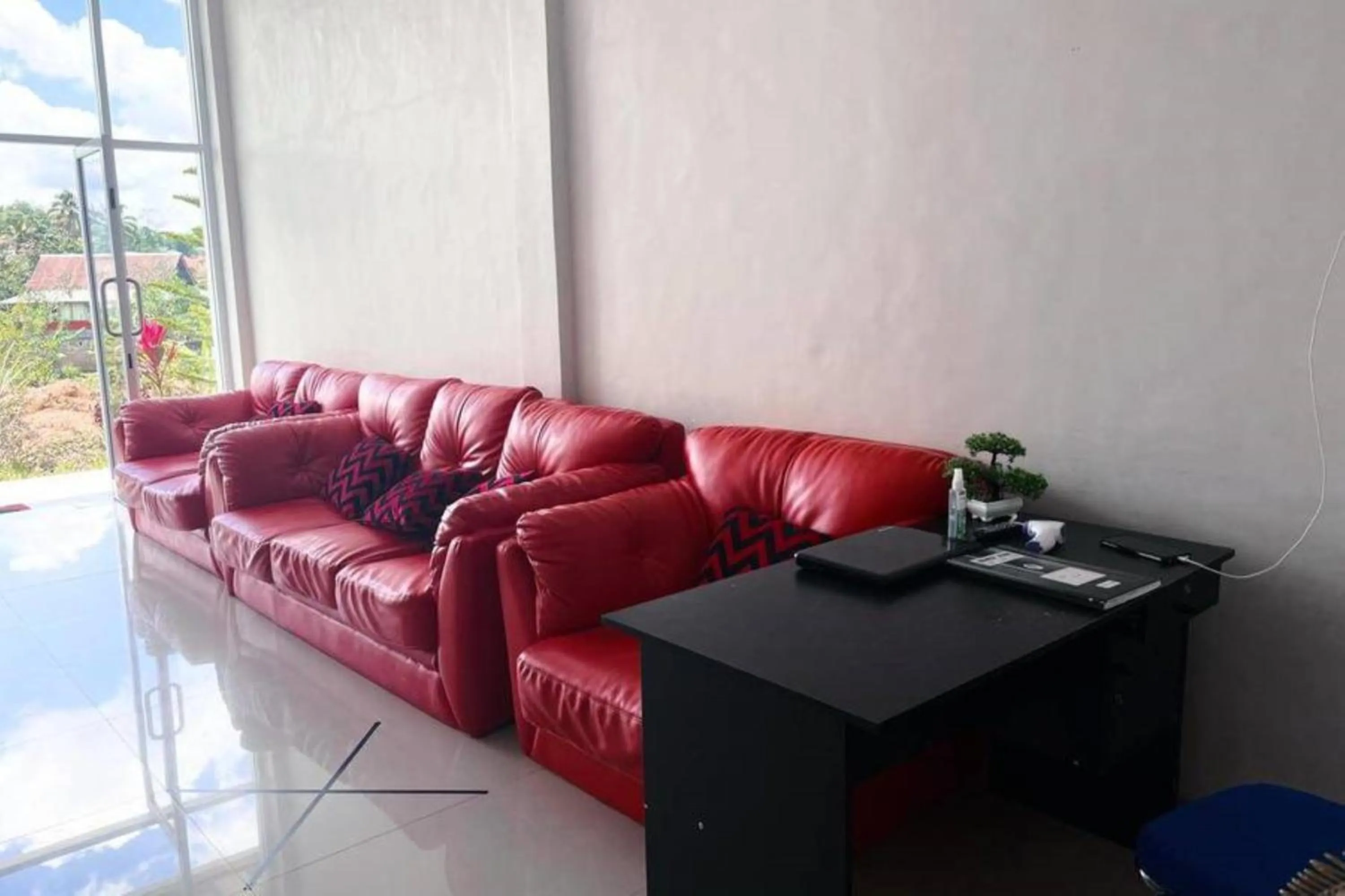 Lobby or reception in Wisma Maestro Toraja Mitra RedDoorz