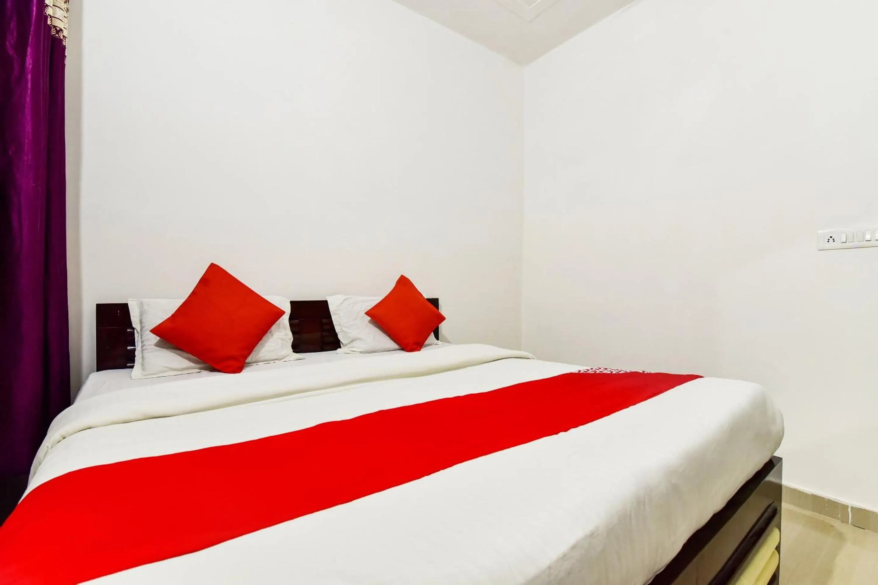 Bedroom in Hotel O White Rock