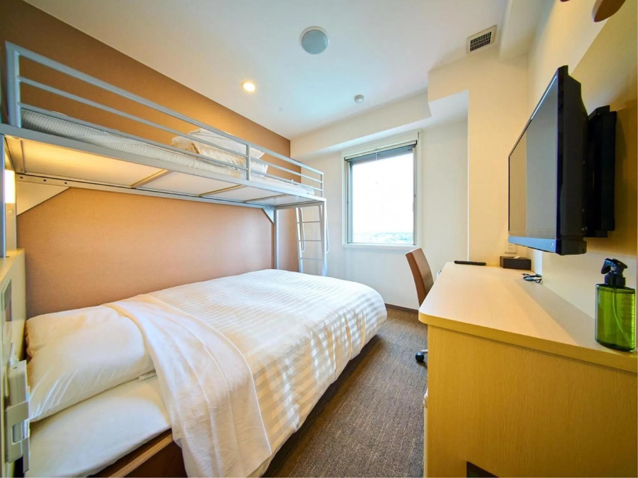 Property building, Bed in Super Hotel Fujinomiya