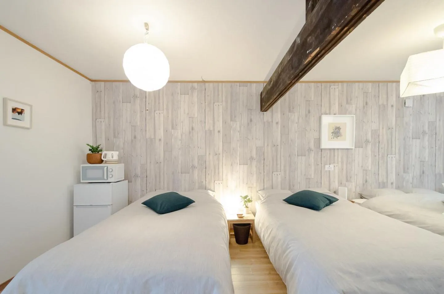 Bed in 箱館宿 観月-Mizuki-伝統的建築物の宿-最大8名宿泊可能