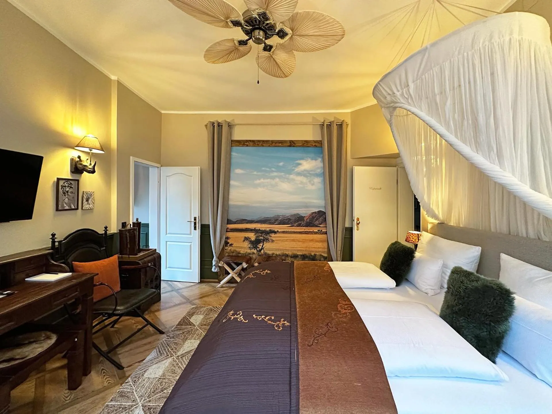 Bed in Boutique-Hotel Stadtvilla Hodes