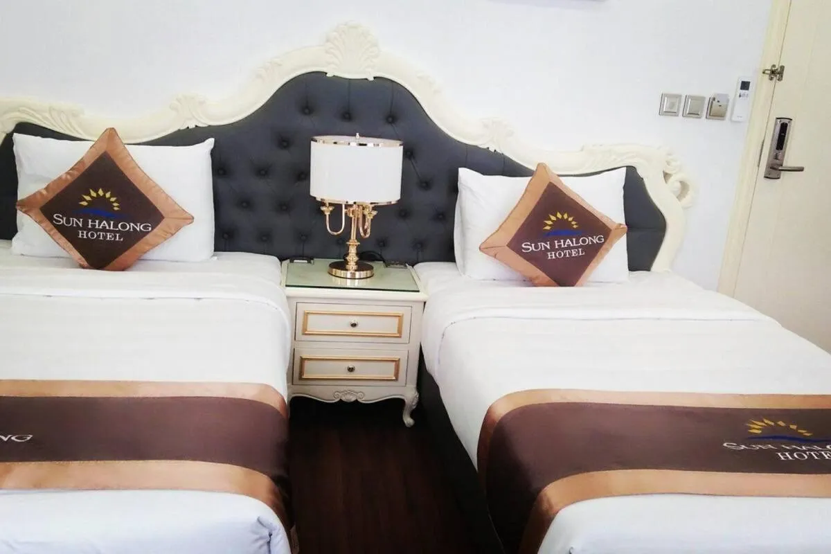 Bed in Sun Ha Long hotel