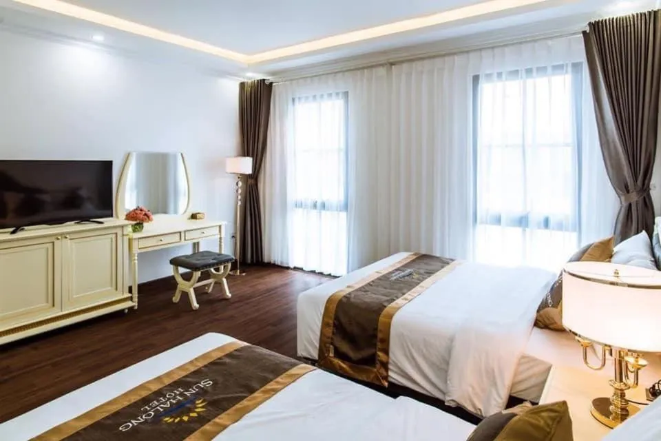 Bed in Sun Ha Long hotel