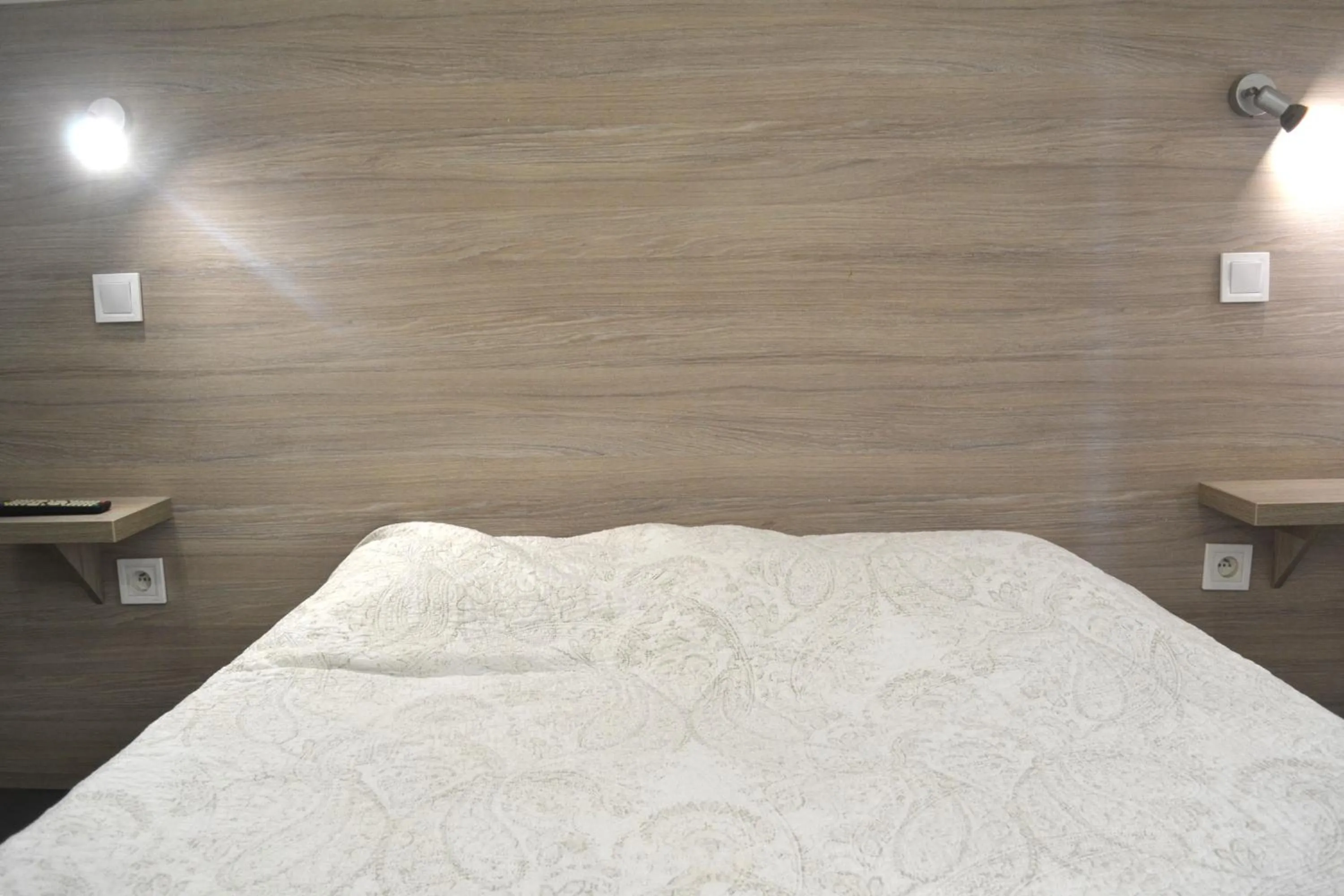 Bed in Hôtel Concorde - Centre ville de Nimes