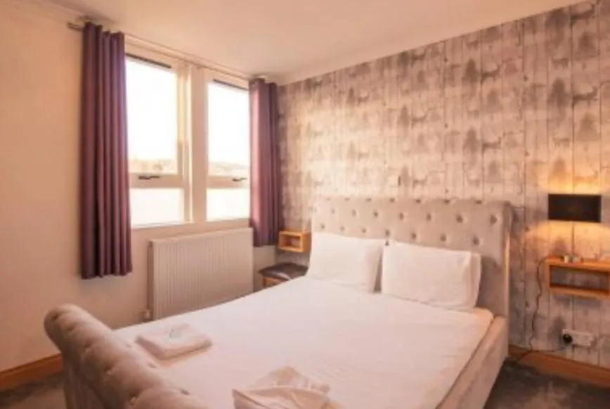 Bedroom, Bed in The Ben Mhor Hotel, Bar & Restaurant