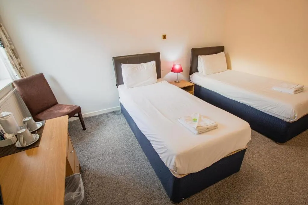 Bedroom, Bed in The Ben Mhor Hotel, Bar & Restaurant