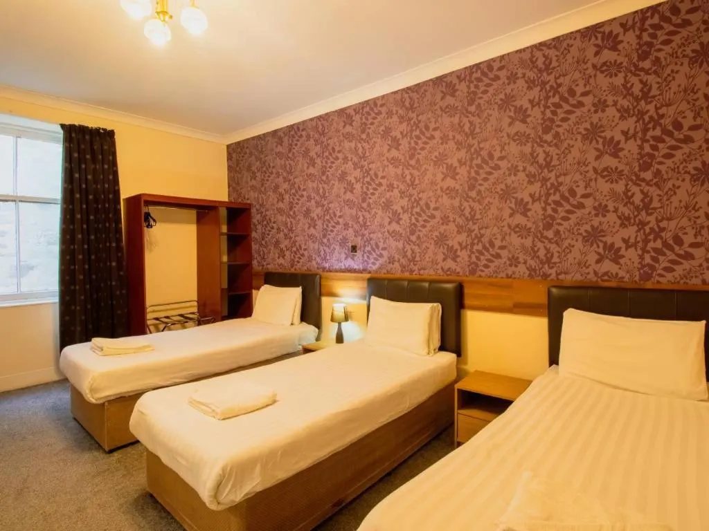 Bedroom, Bed in The Ben Mhor Hotel, Bar & Restaurant