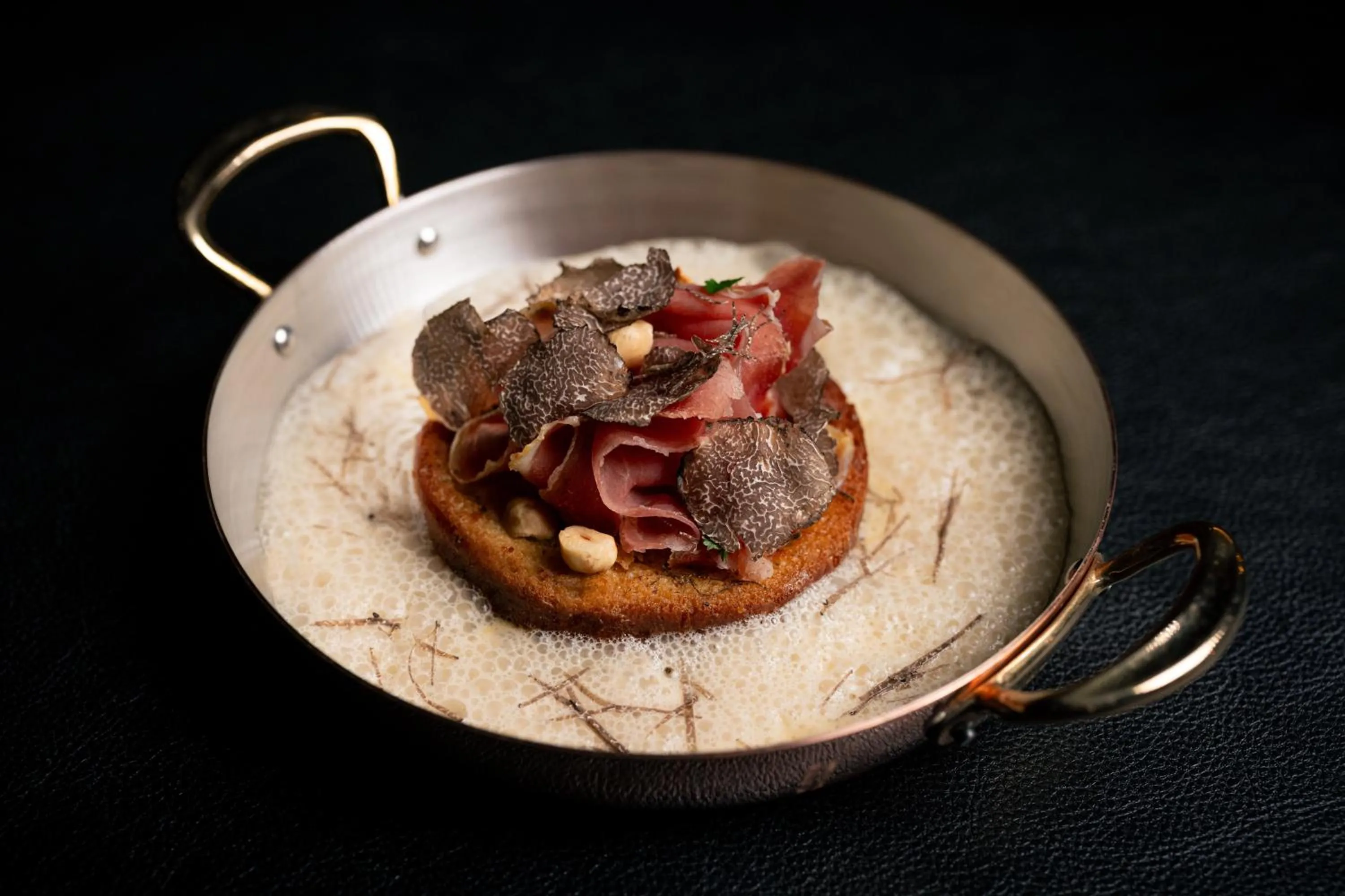 Restaurant/places to eat in Hotel Le K2 Chogori