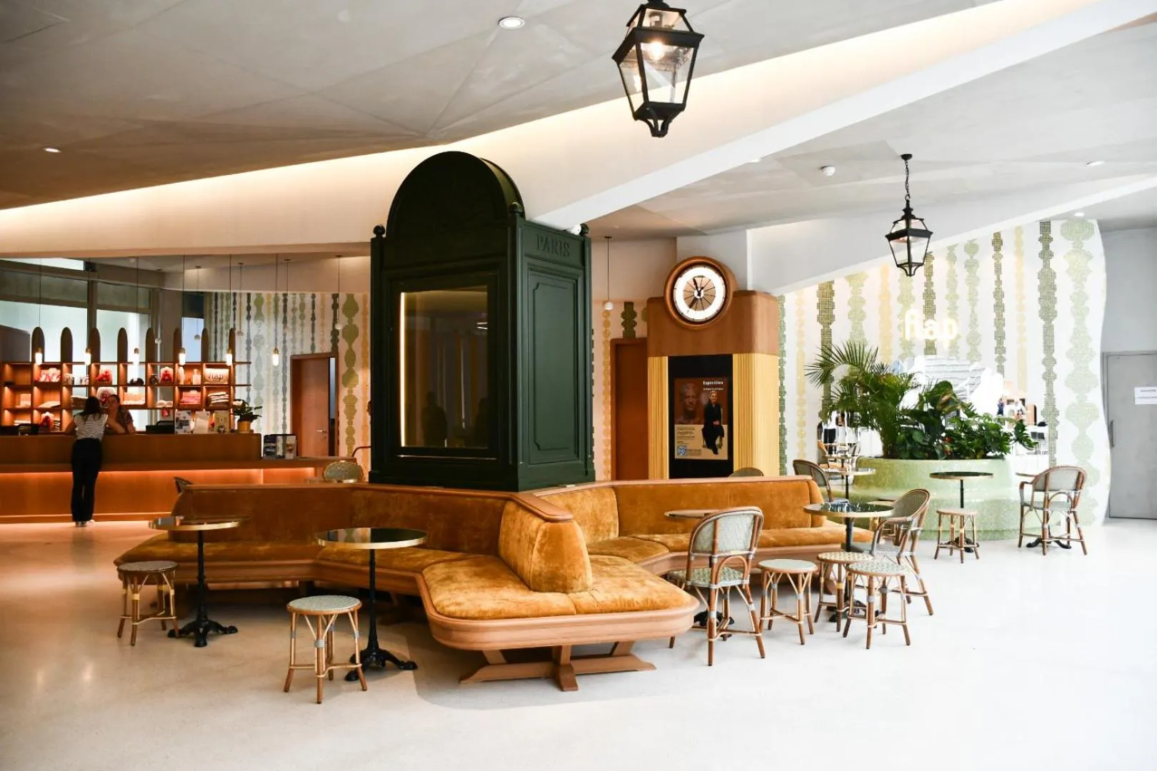 Lobby or reception in FIAP Paris