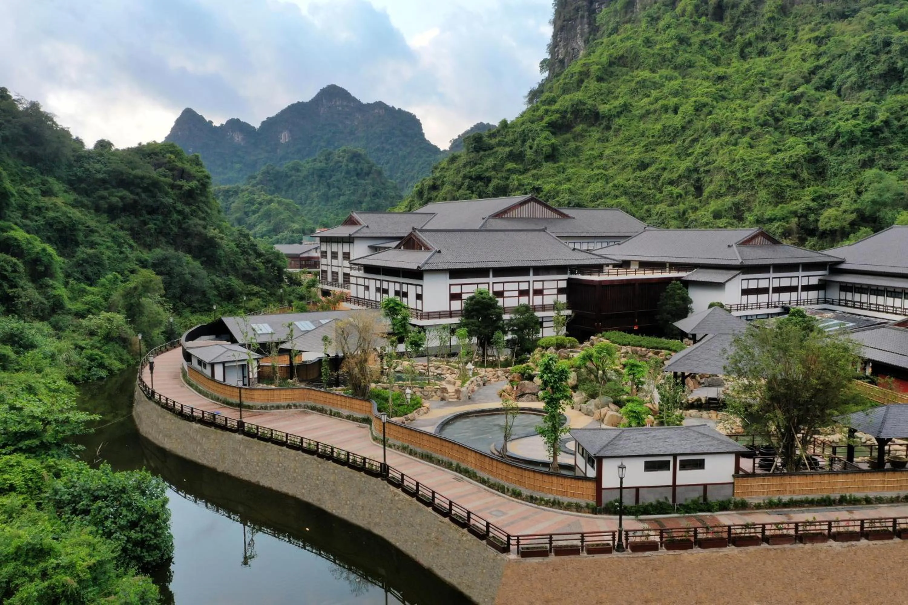 Property building in Hilton Quang Hanh Onsen Resort
