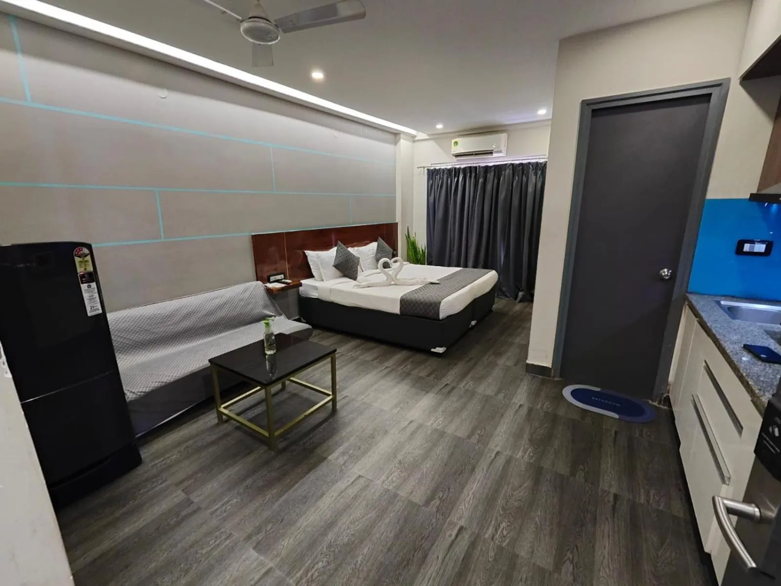 Bedroom, Bed in RESTEL STUDIO FLATS