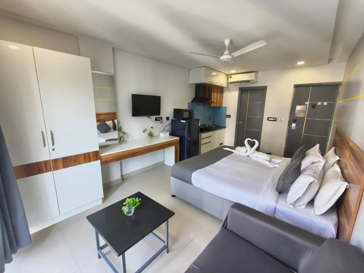 Bed in RESTEL STUDIO FLATS