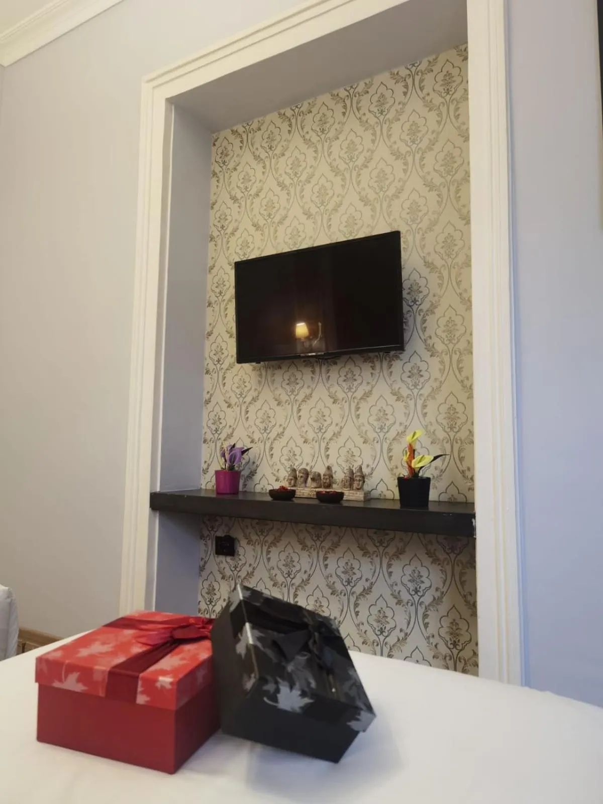 room service, Bed in The Independent Hotel Taksim