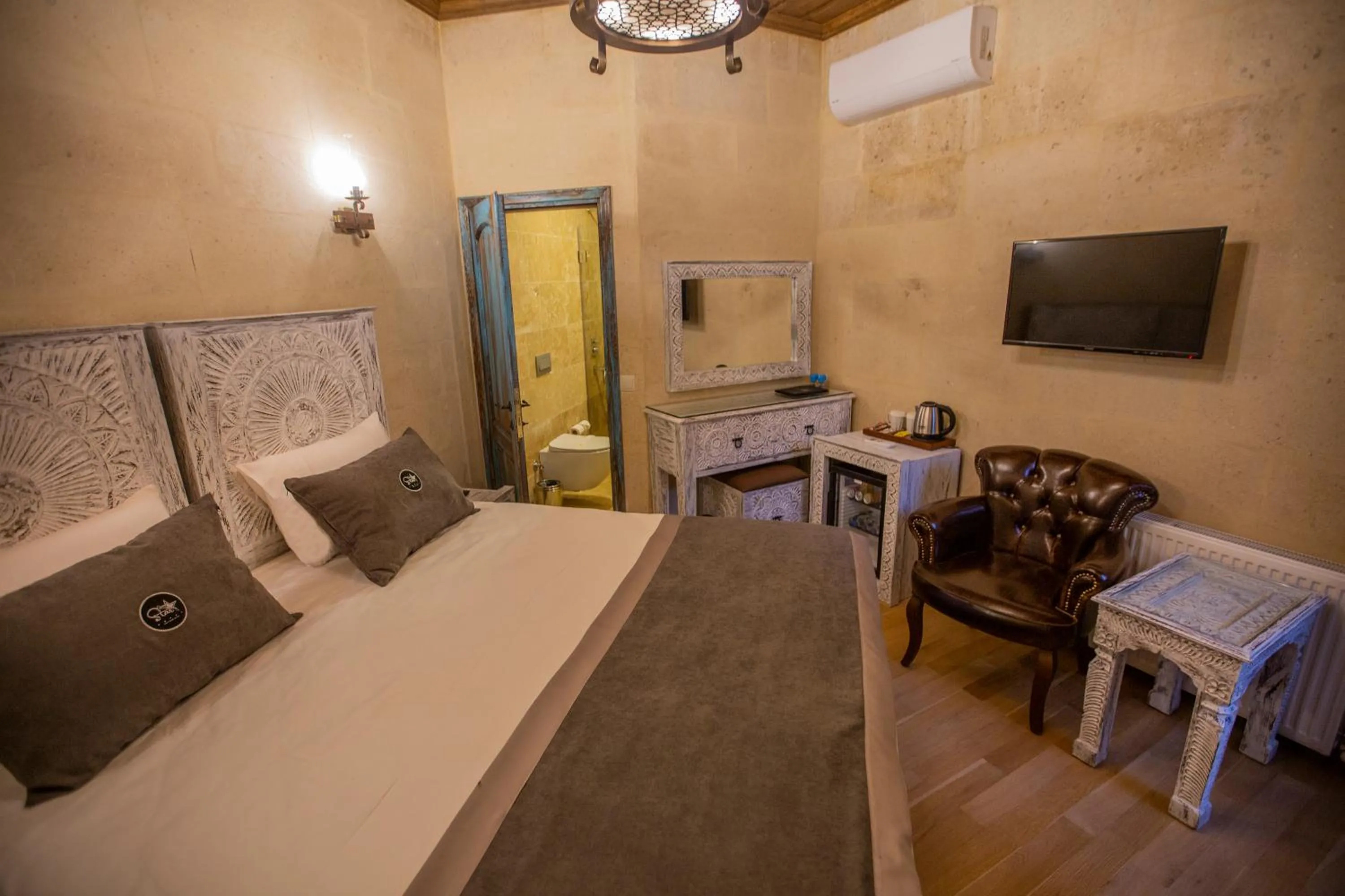 Bedroom, Bed in Sinasos Star Hotel Cappadocia