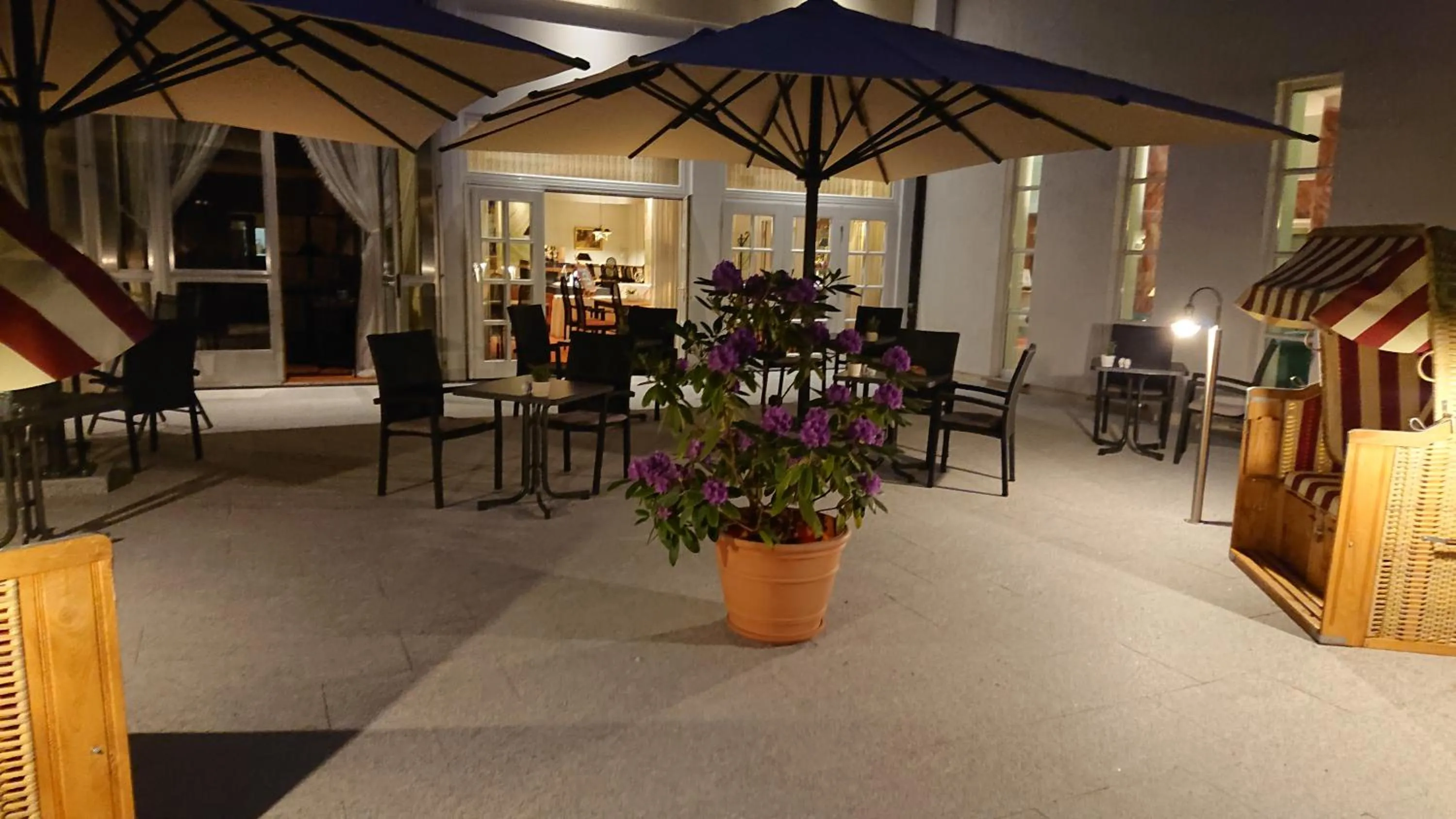 Restaurant/places to eat in Parkhotel Klüschenberg