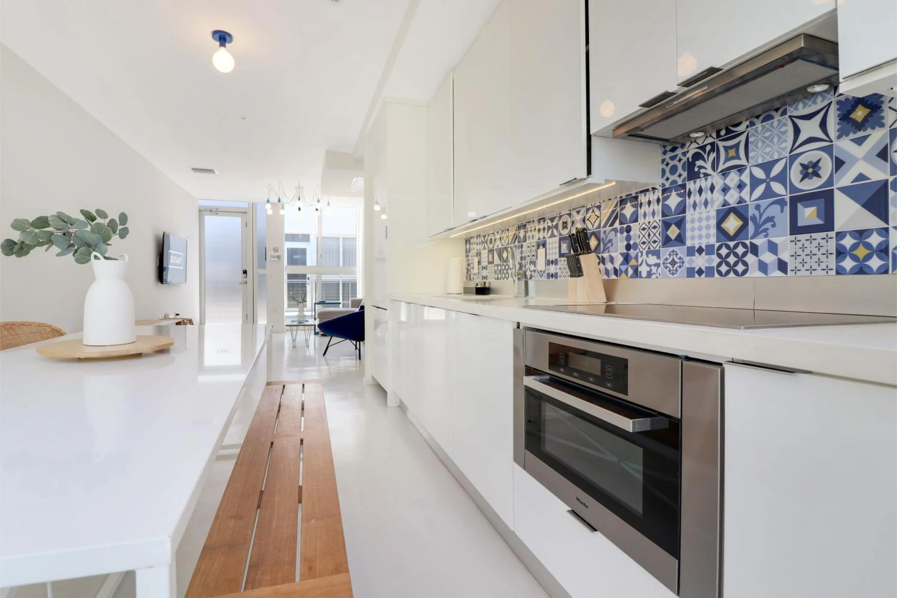 Roami at 250 Collins