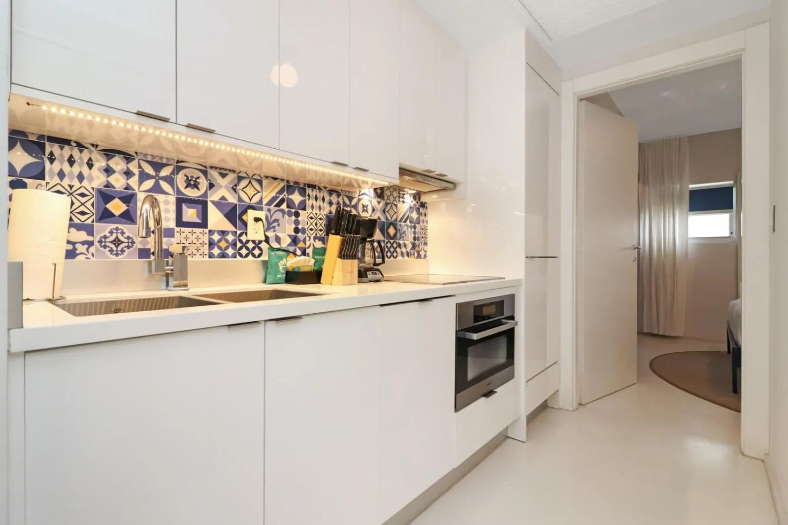 Roami at 250 Collins