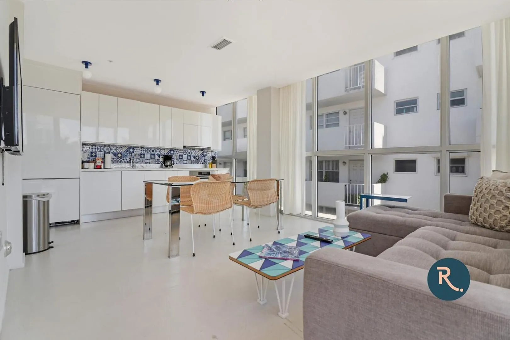 Roami at 250 Collins