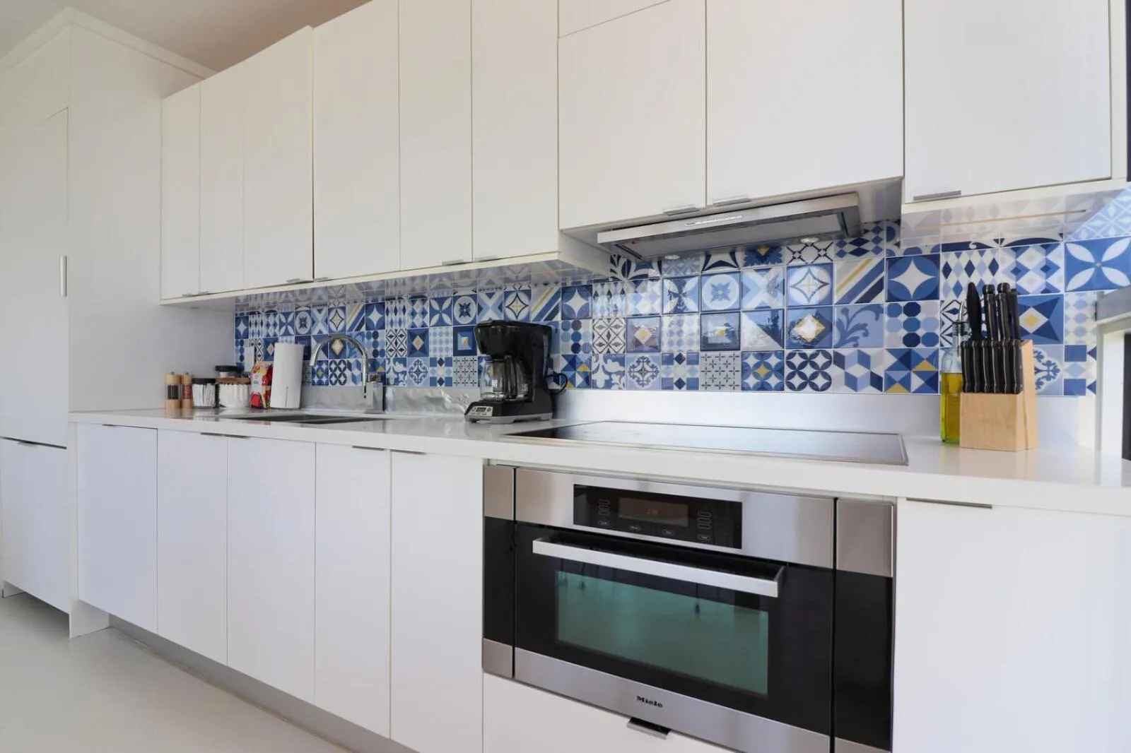 Roami at 250 Collins