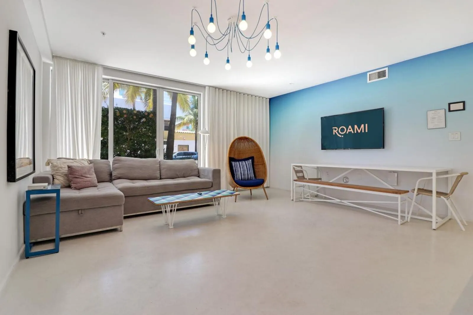 Roami at 250 Collins