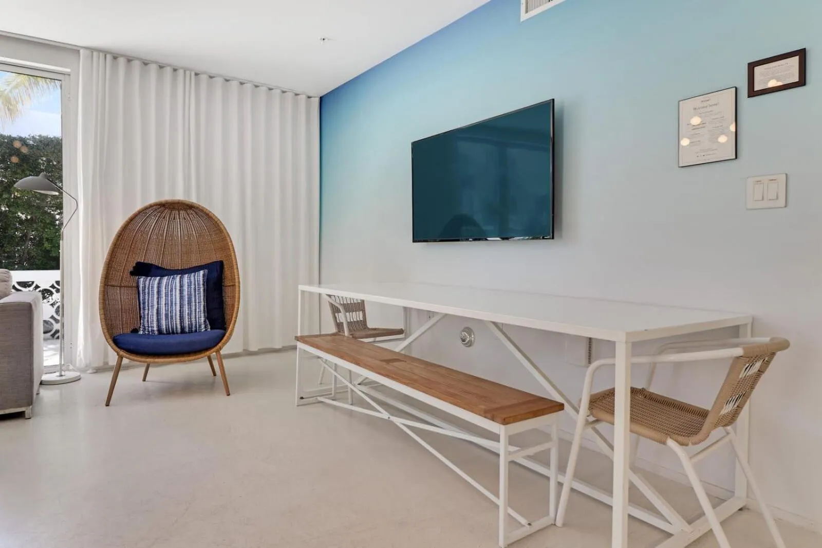 Roami at 250 Collins