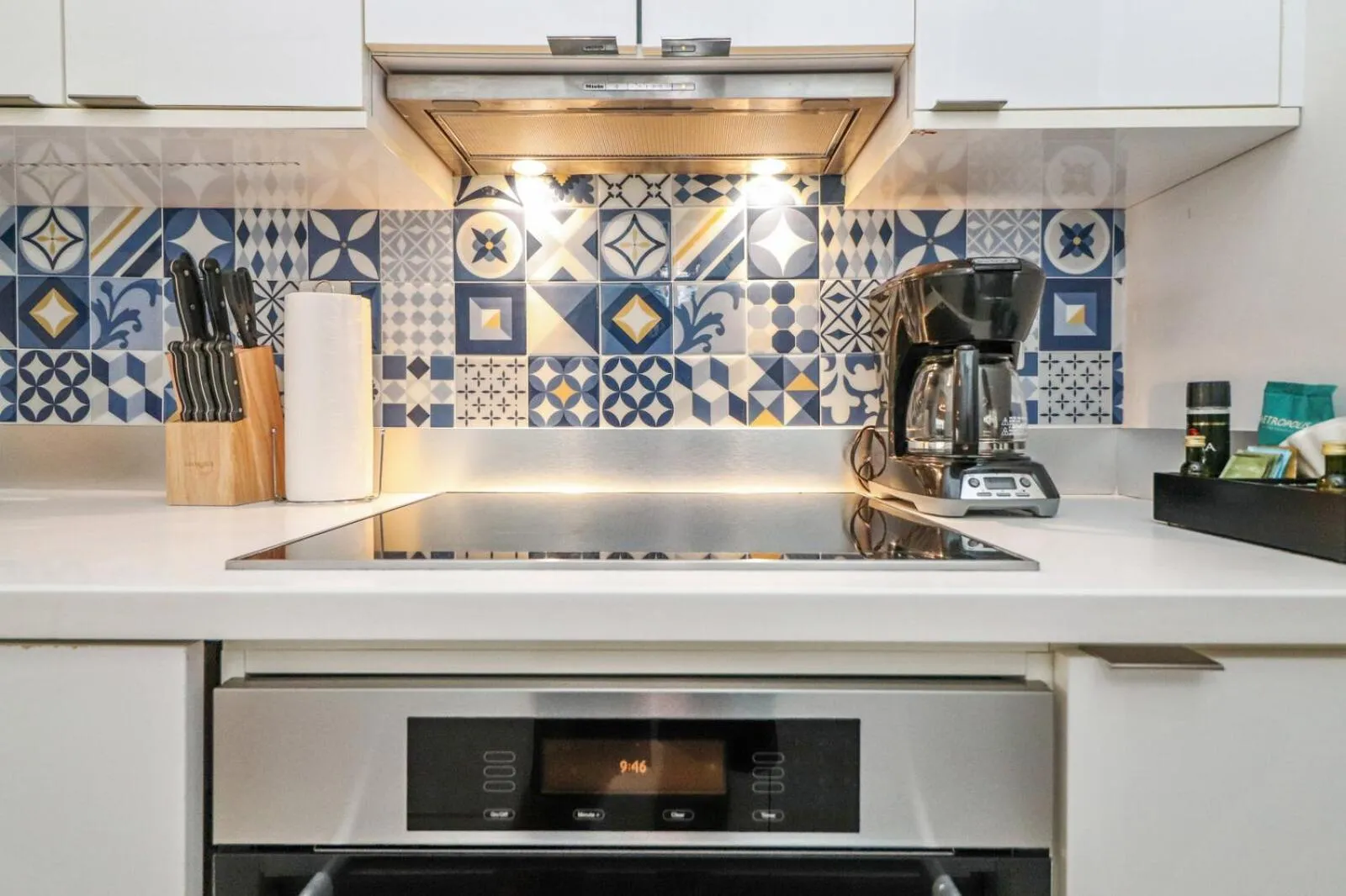 Kitchen or kitchenette in Roami at 250 Collins