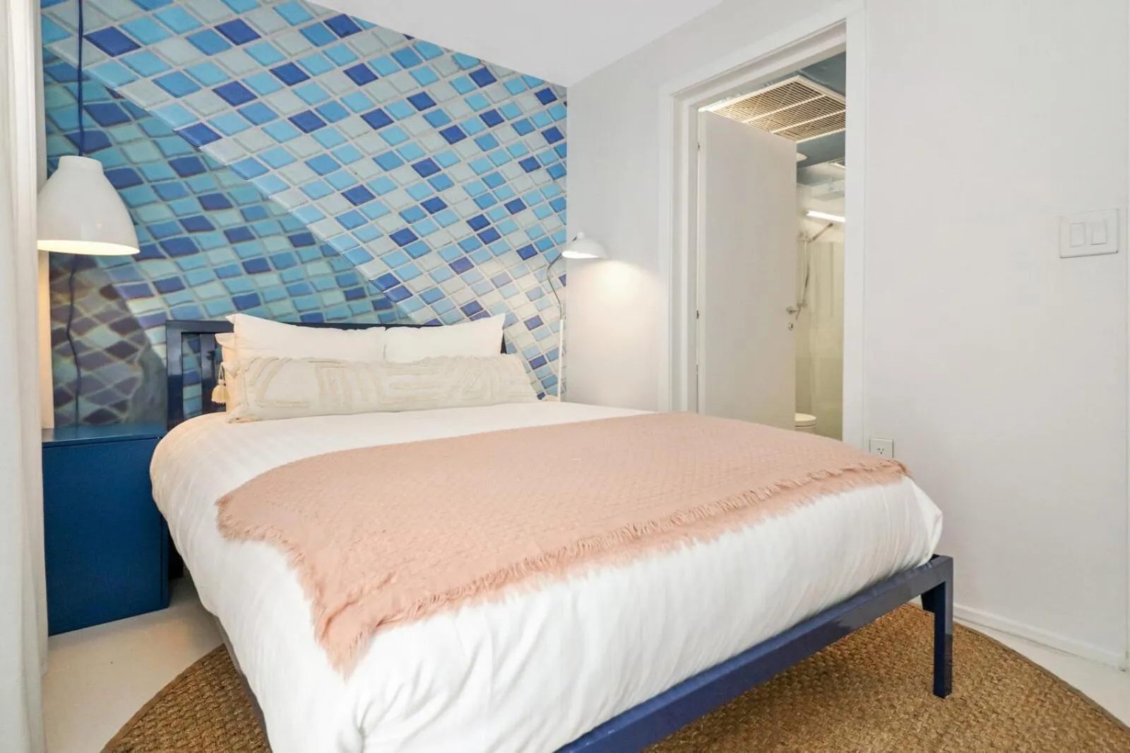 Bedroom, Bed in Roami at 250 Collins