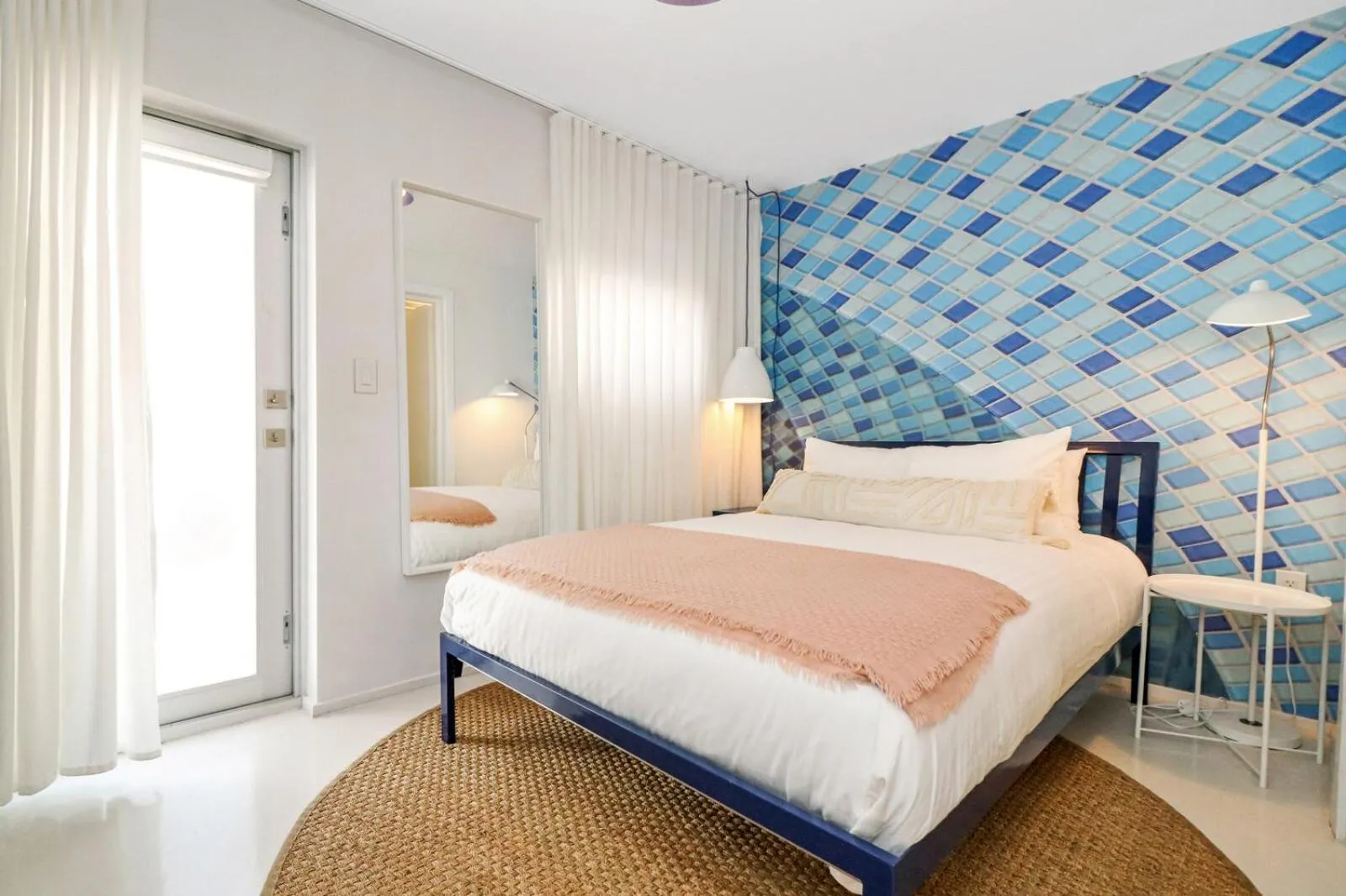 Bedroom, Bed in Roami at 250 Collins