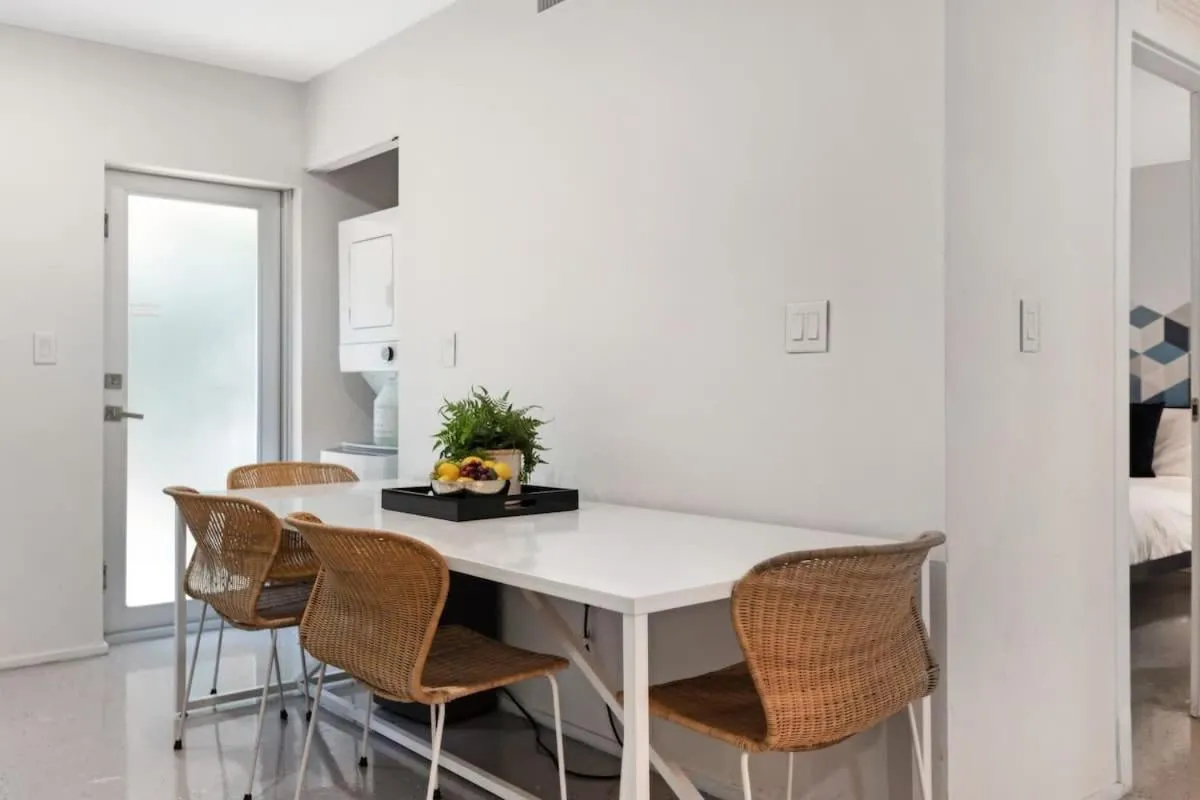 Roami at 250 Collins