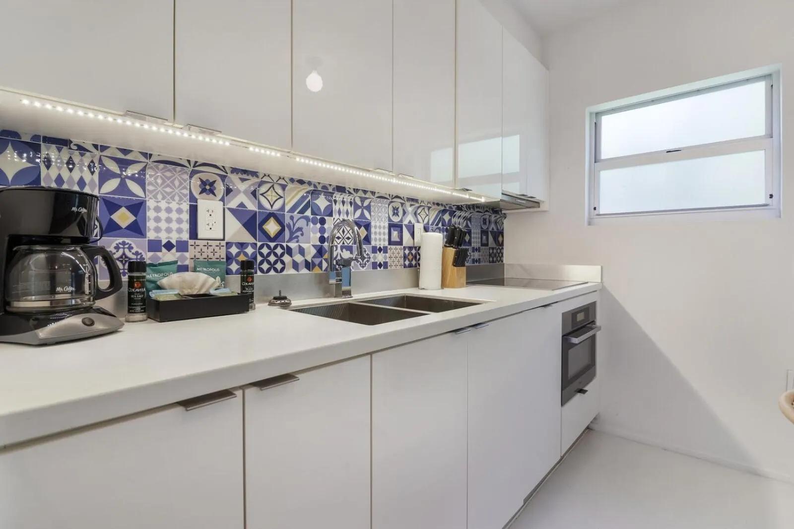 Roami at 250 Collins