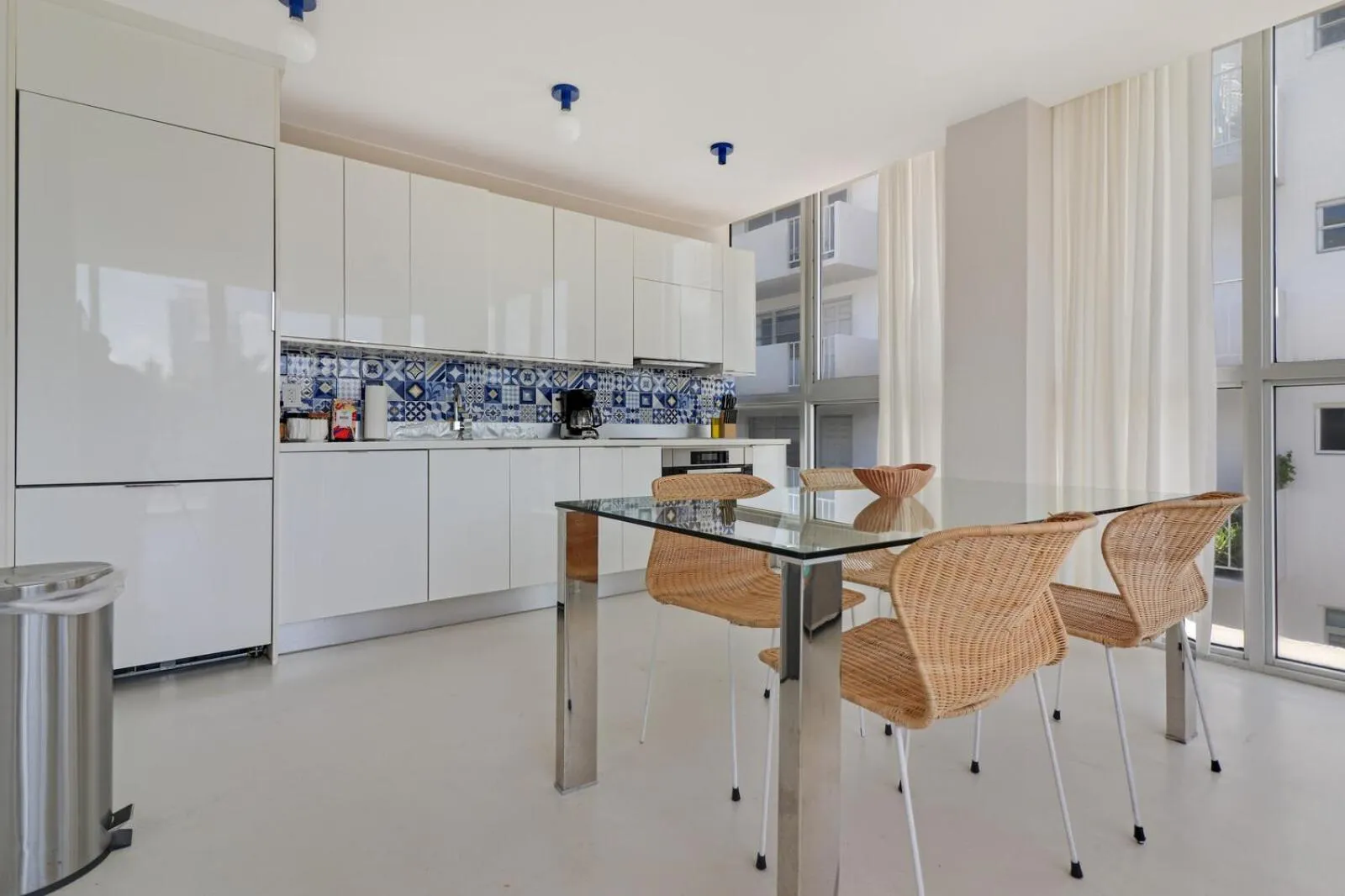 Roami at 250 Collins