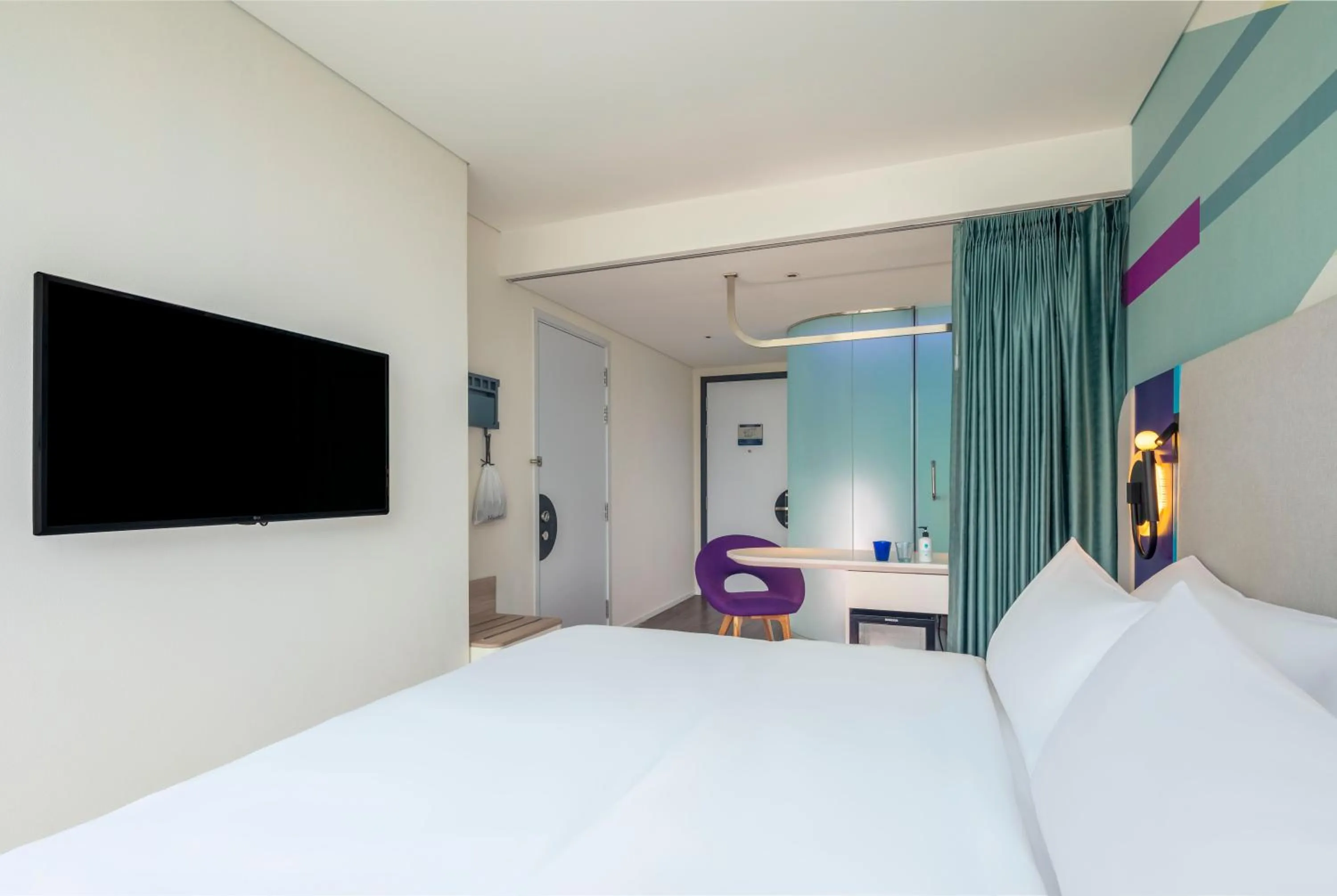 Bedroom, Bed in Tru by Hilton Thai Binh City Centre