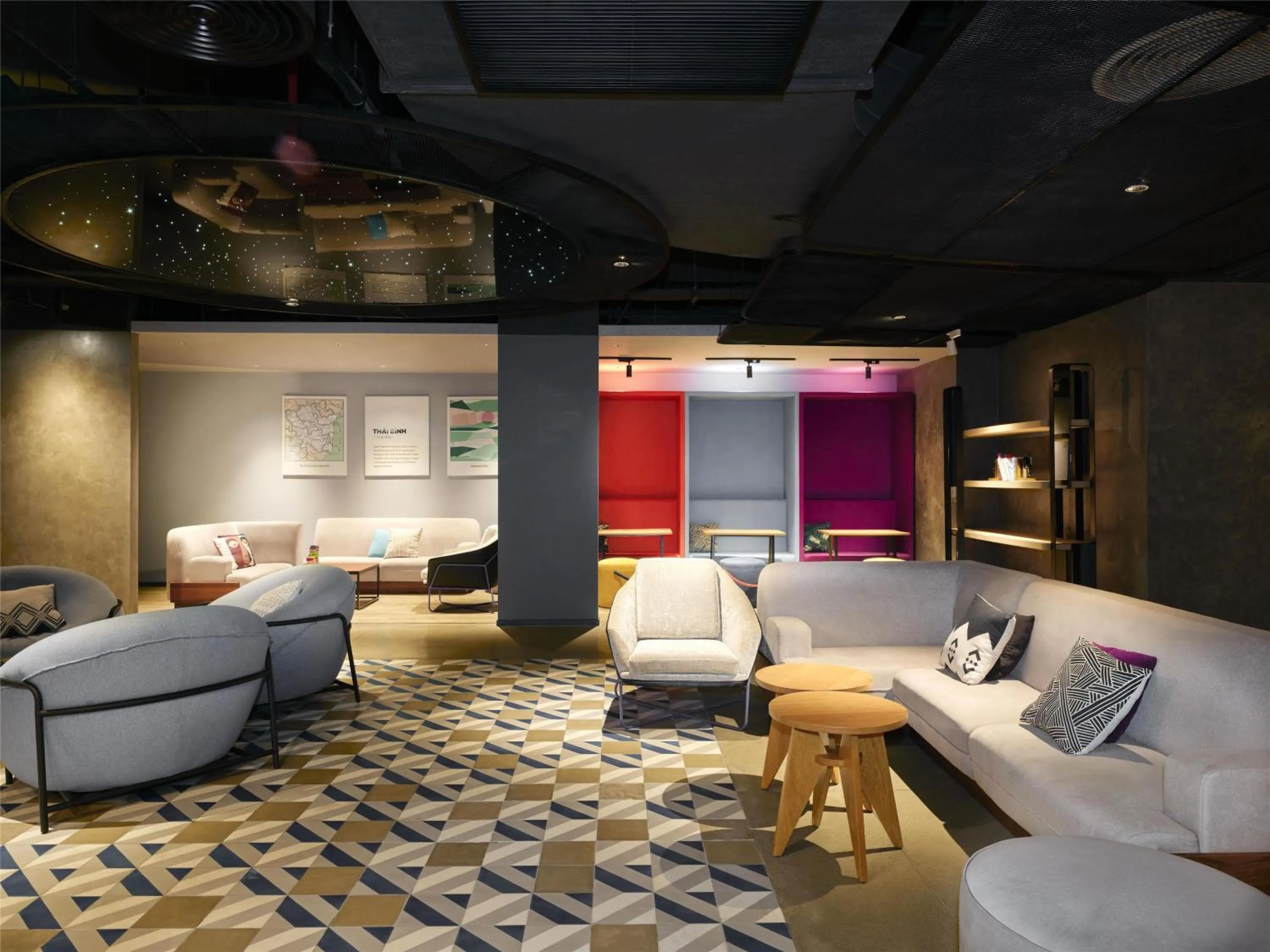 Lobby or reception in Tru by Hilton Thai Binh City Centre