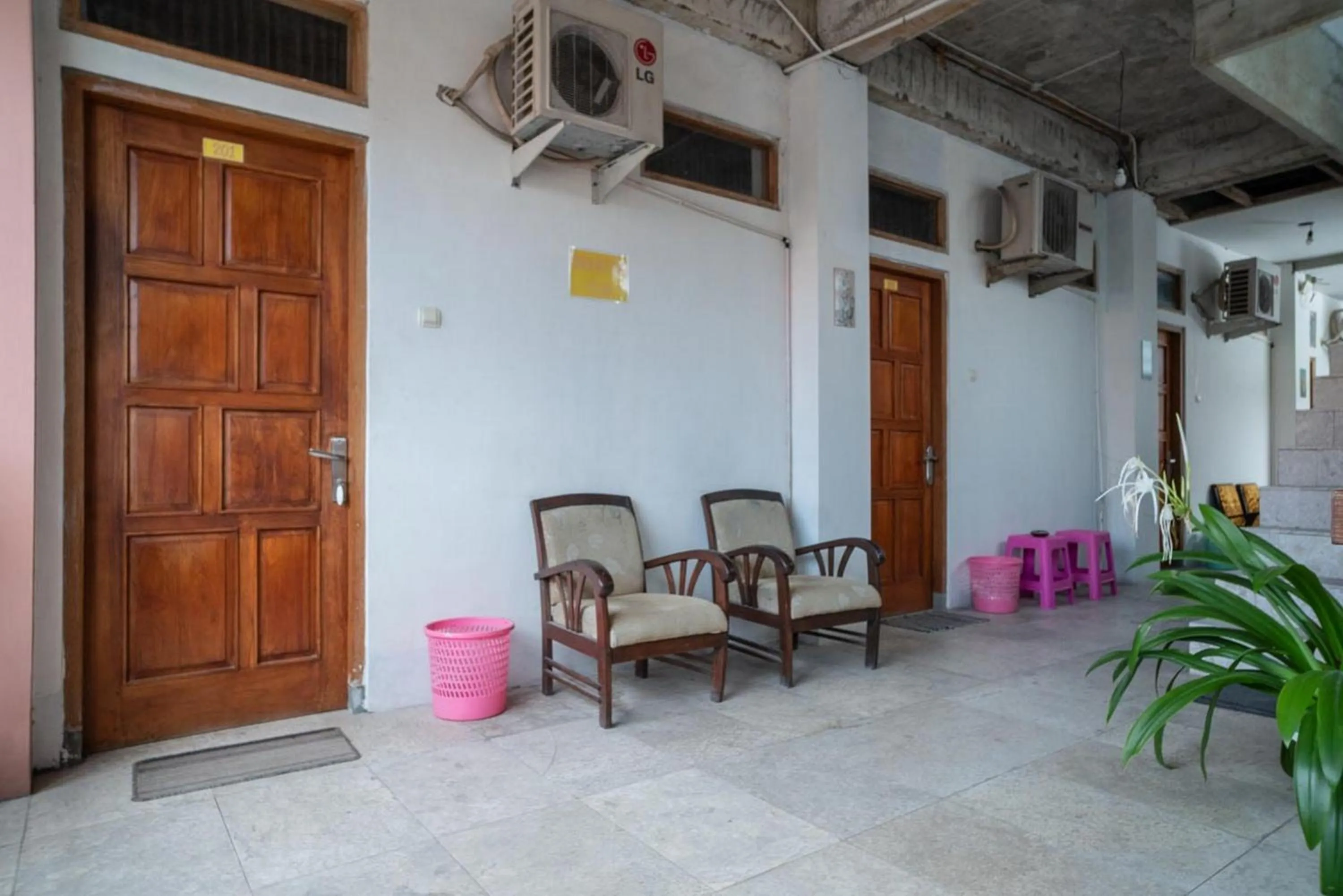 Seating area in Rejeki Homestay Syariah Malioboro RedPartner