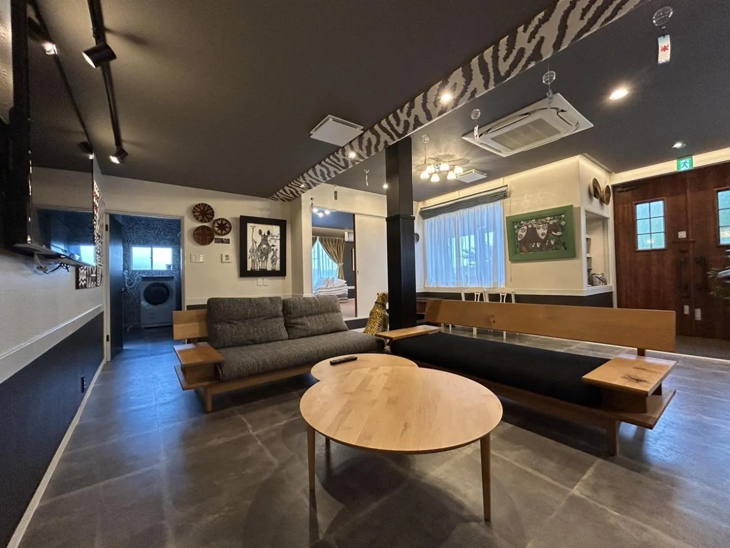 ファミーユ大室 アフリカンラグジュアリースタイルの豪華客室 1棟貸切 バーベキュー 大人数対応