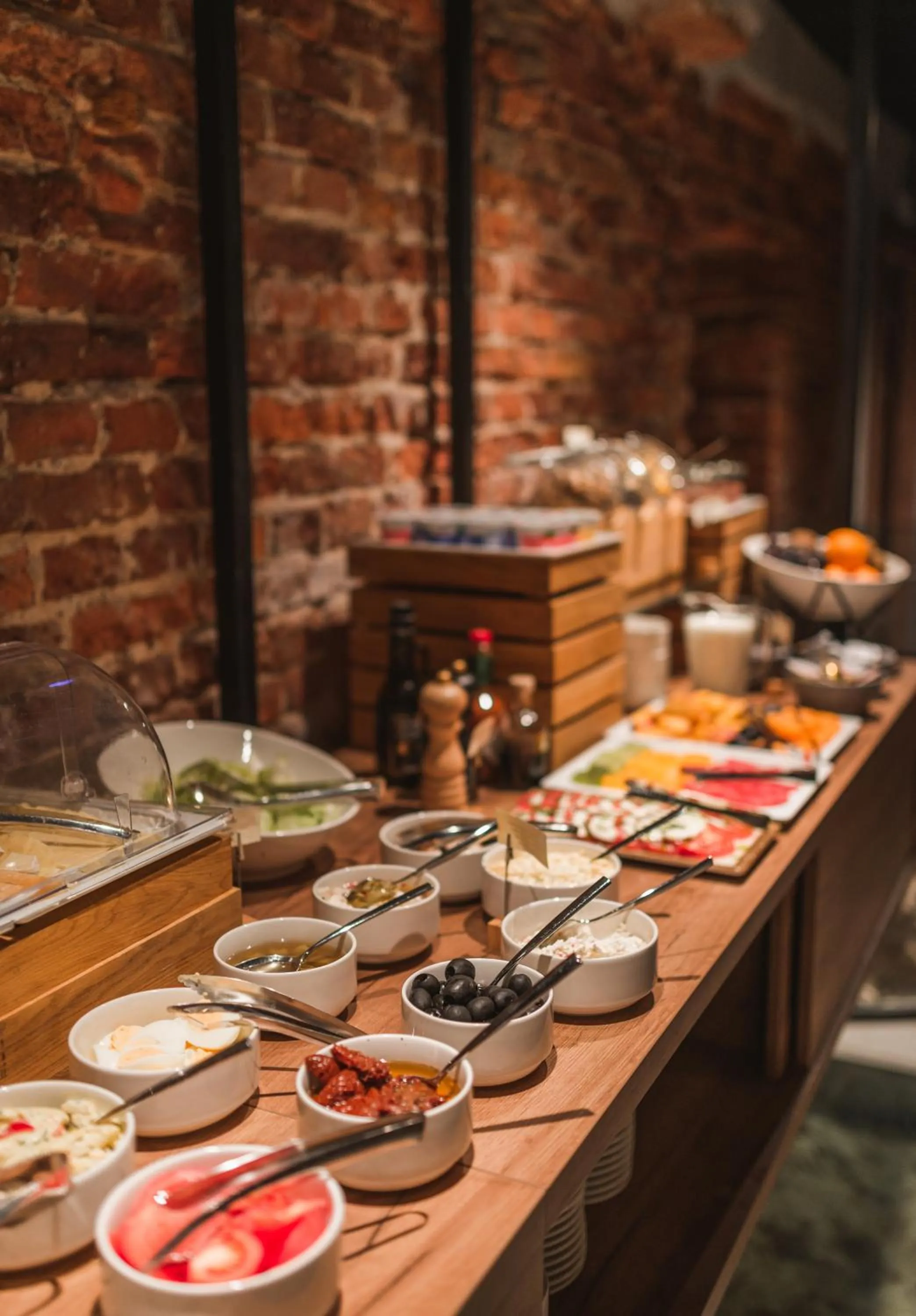 Restaurant/places to eat in Hotel Estera