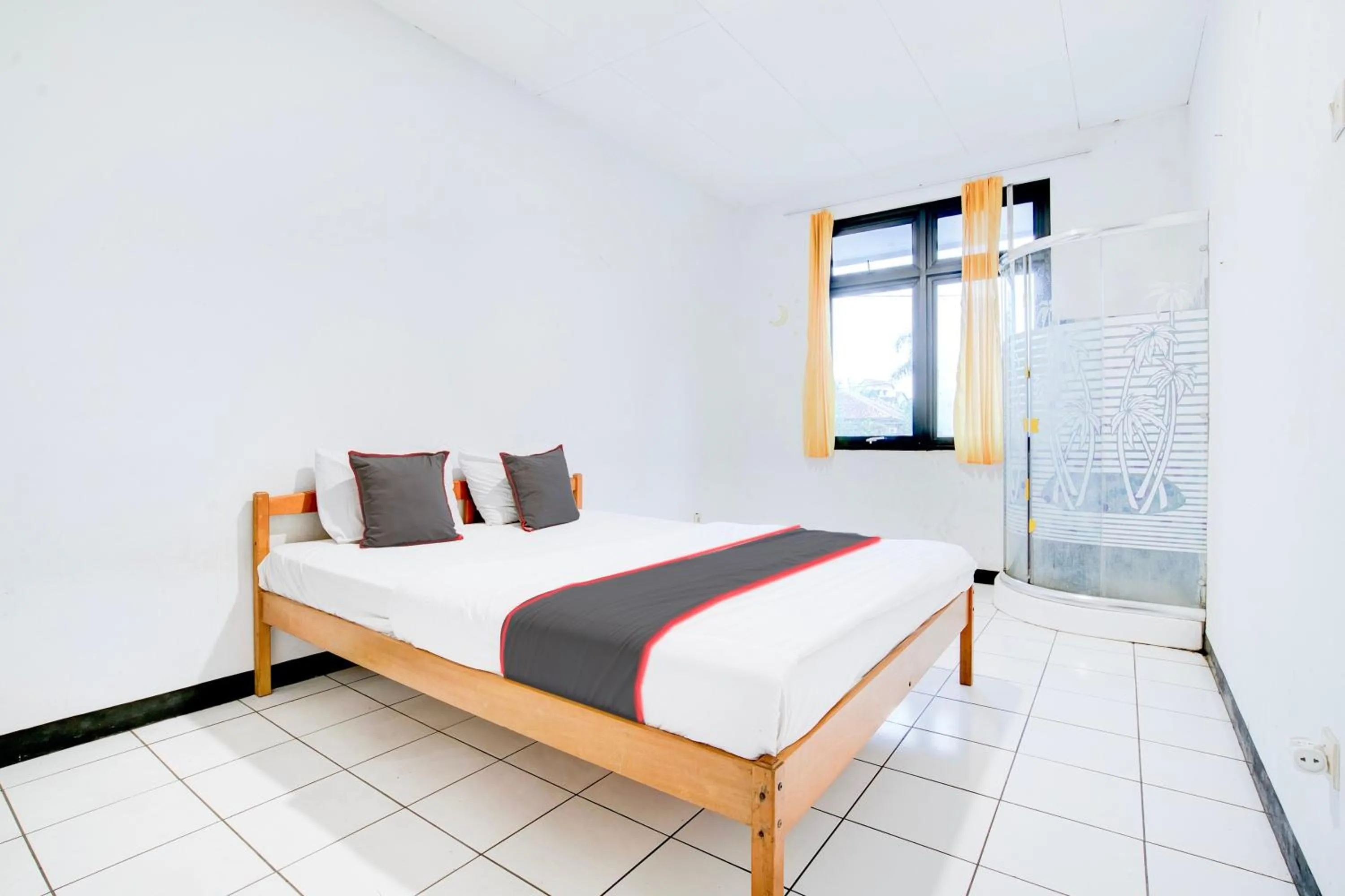 Bedroom, Bed in Villa Puncak Agape near Cipanas Mitra RedDoorz