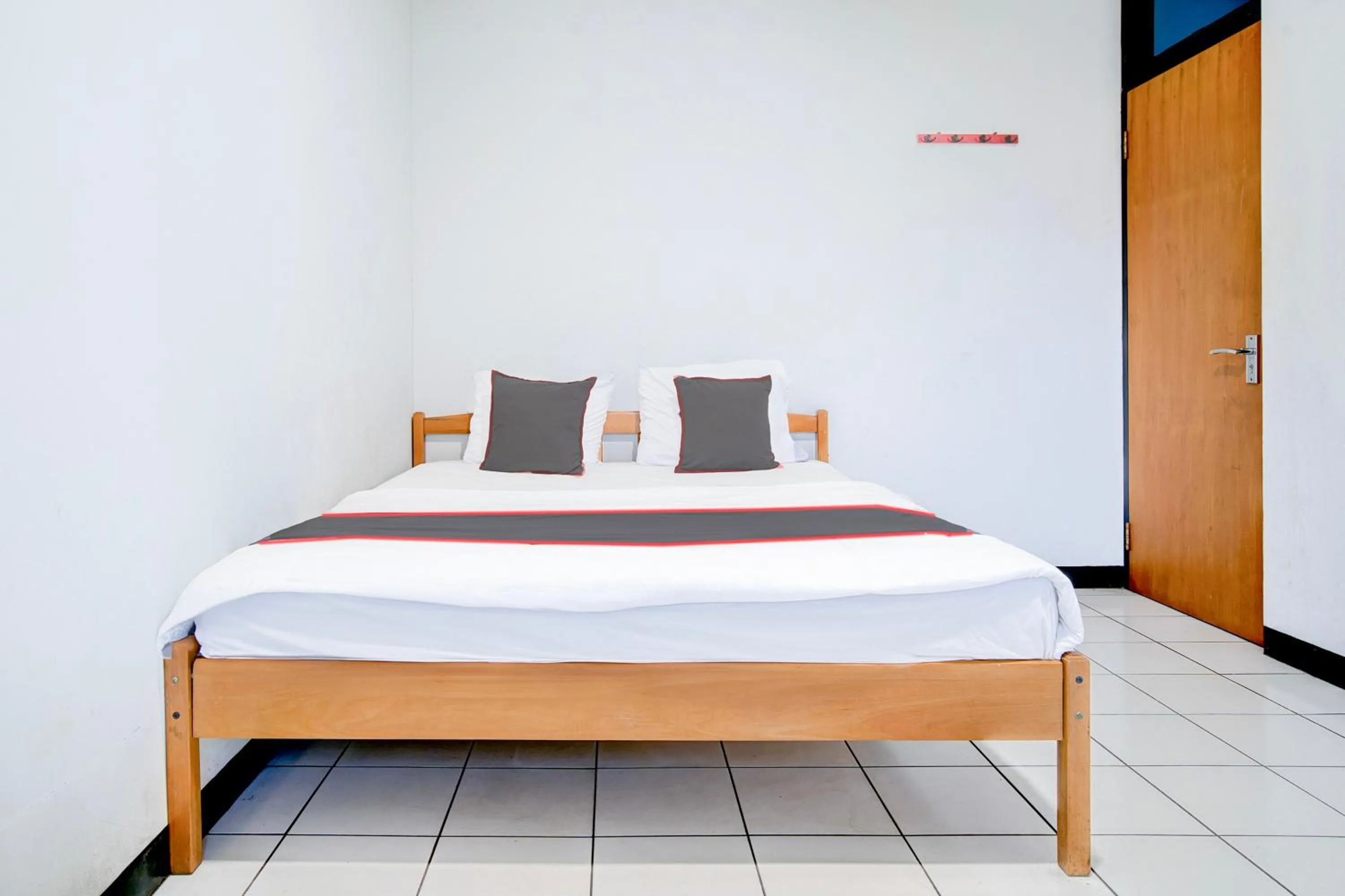 Deluxe Double Room in Villa Puncak Agape near Cipanas Mitra RedDoorz