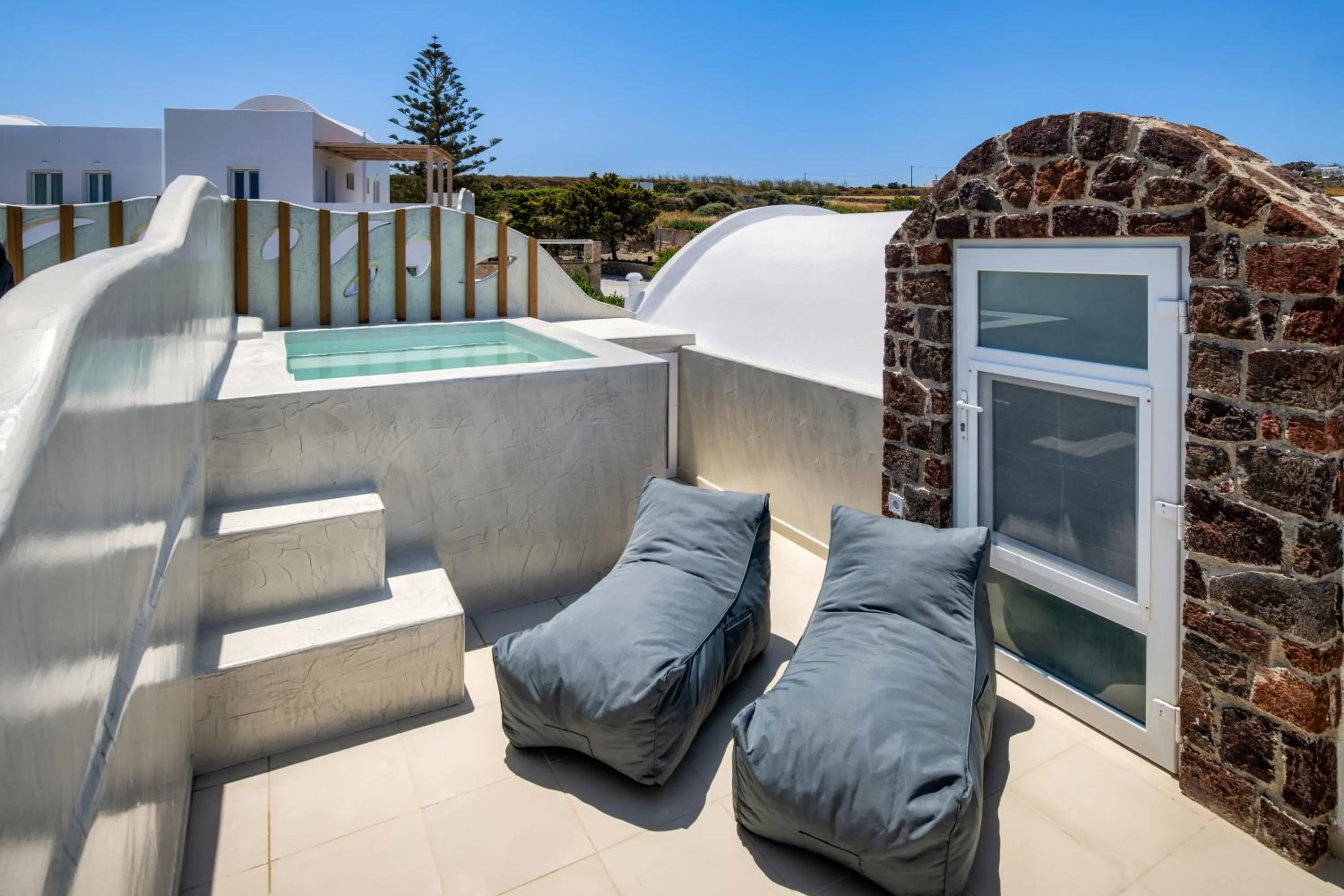 Day in Aelia Luxury Suites